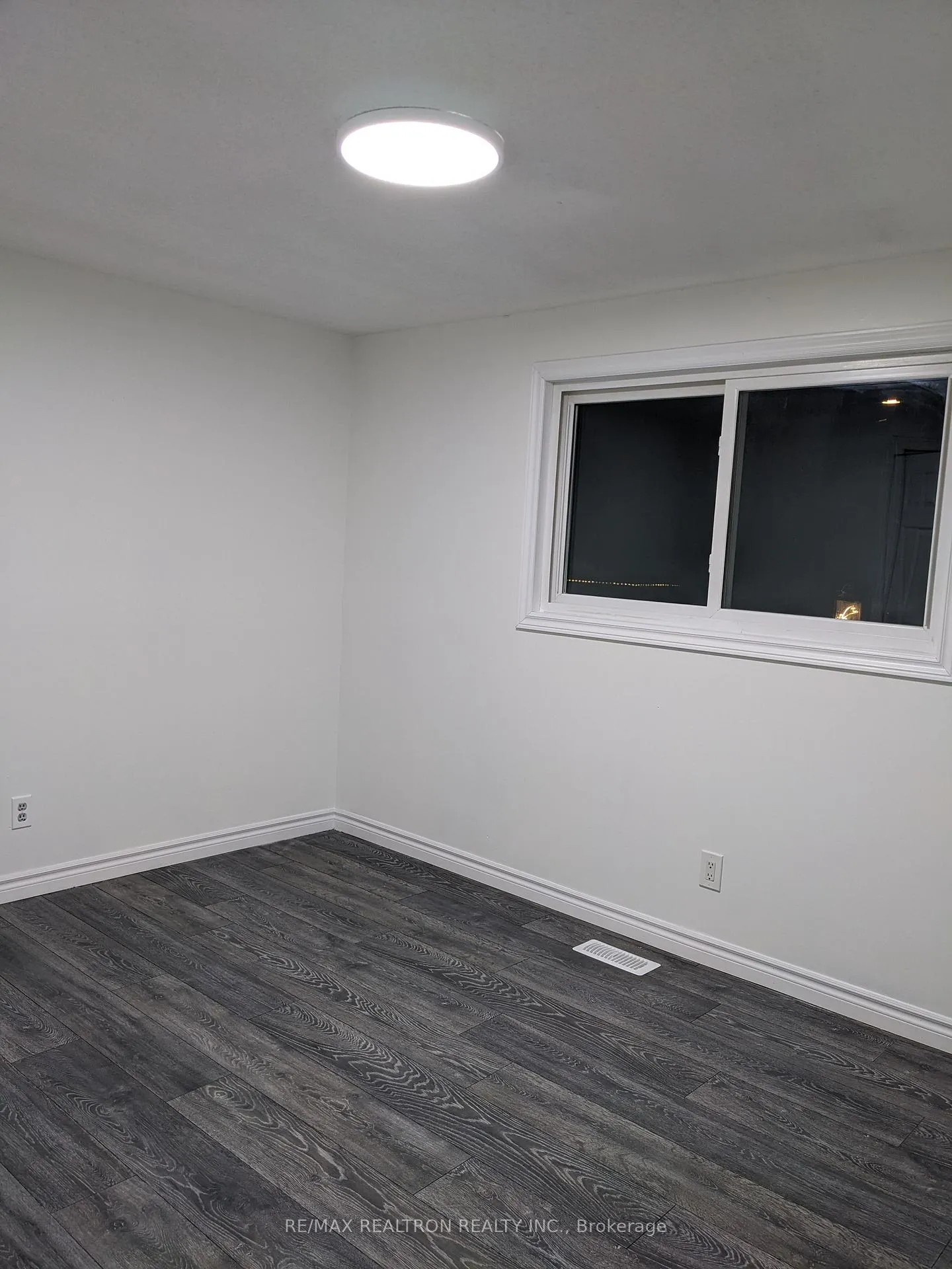 Photo 15 of 14 Windale Crescent N, Kitchener, Forest Hill — HOMEH