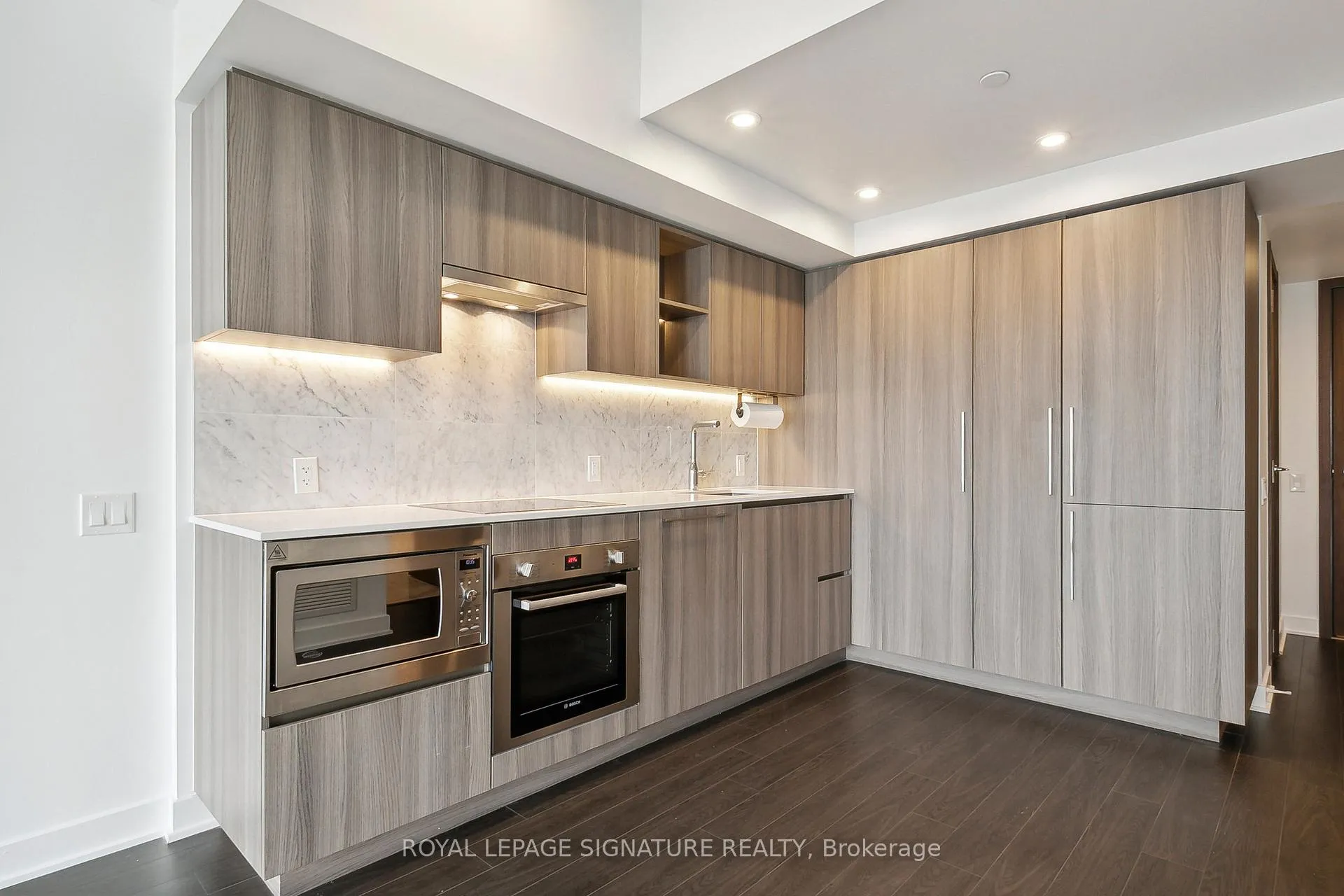 Photo 1 of Unit 3001, 19 Bathurst Street, Toronto, Waterfront Communities — HOMEH