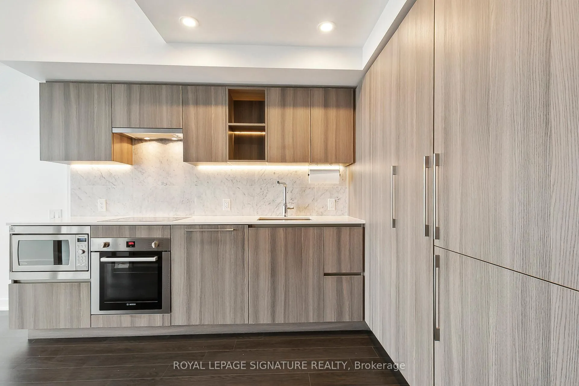 Photo 2 of Unit 3001, 19 Bathurst Street, Toronto, Waterfront Communities — HOMEH