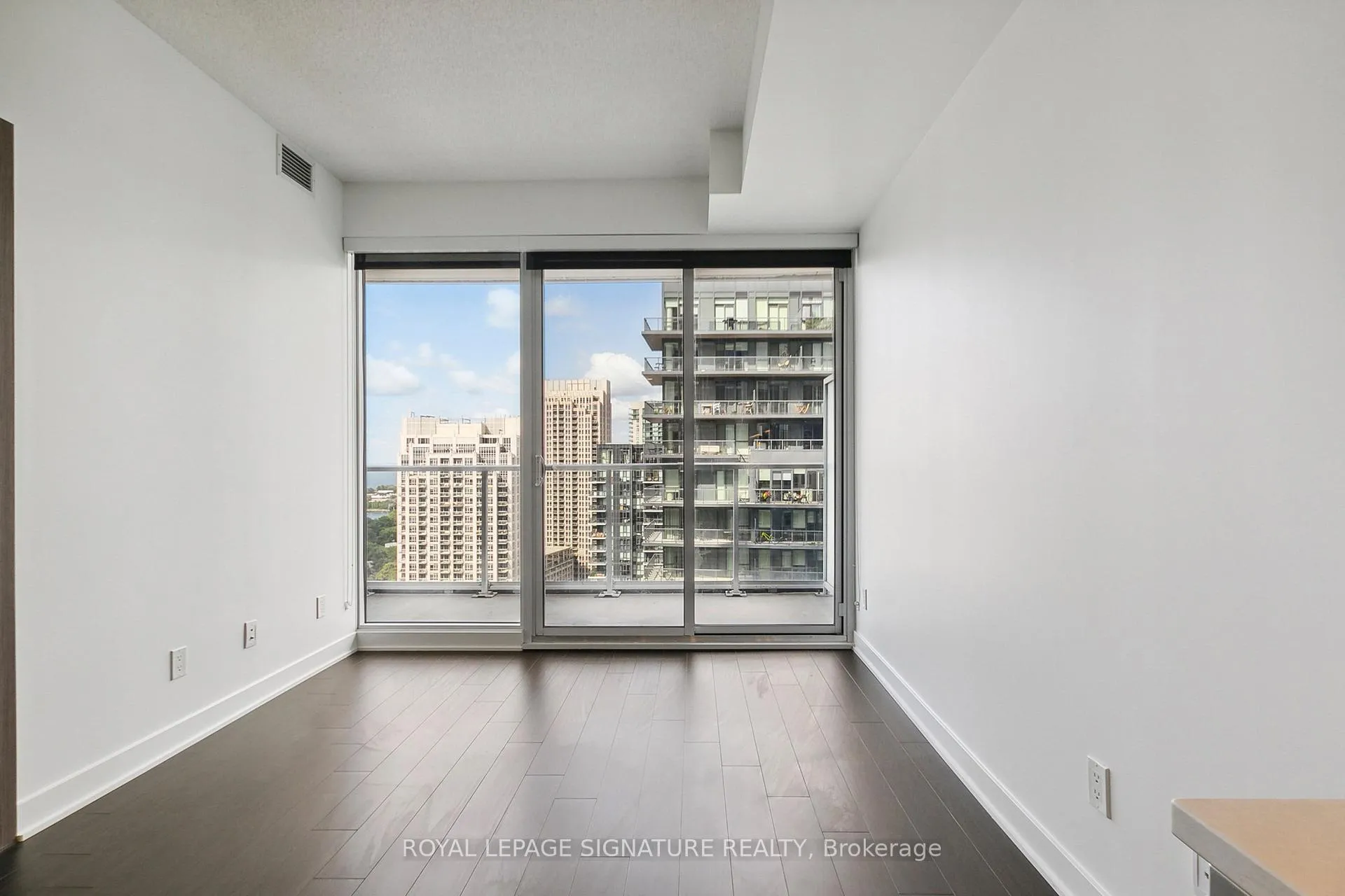 Photo 6 of Unit 3001, 19 Bathurst Street, Toronto, Waterfront Communities — HOMEH