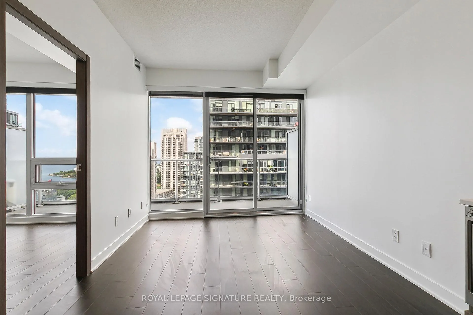 Photo 8 of Unit 3001, 19 Bathurst Street, Toronto, Waterfront Communities — HOMEH