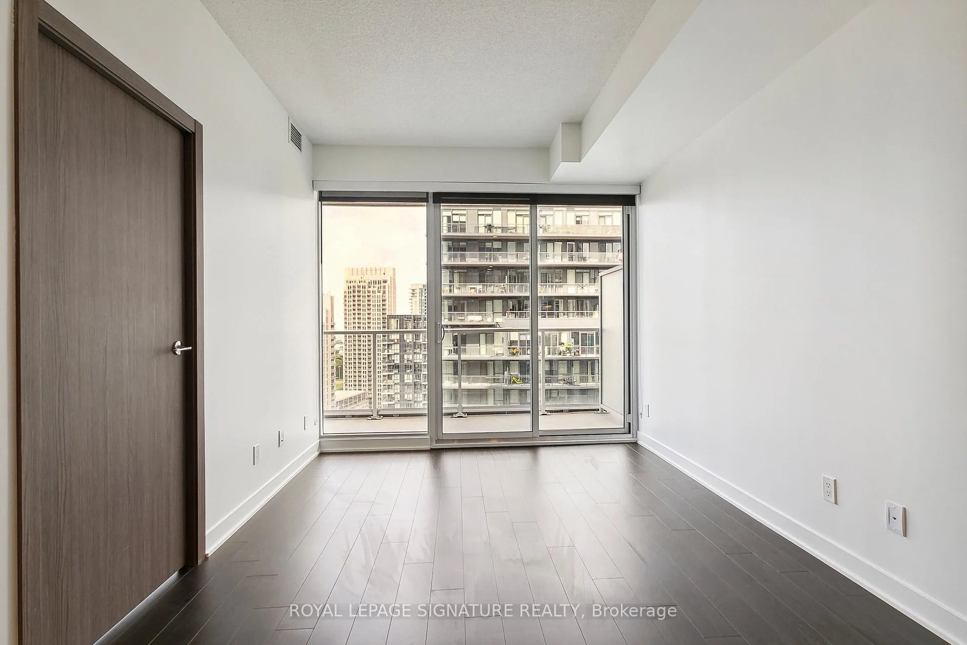Photo 9 of Unit 3001, 19 Bathurst Street, Toronto, Waterfront Communities — HOMEH