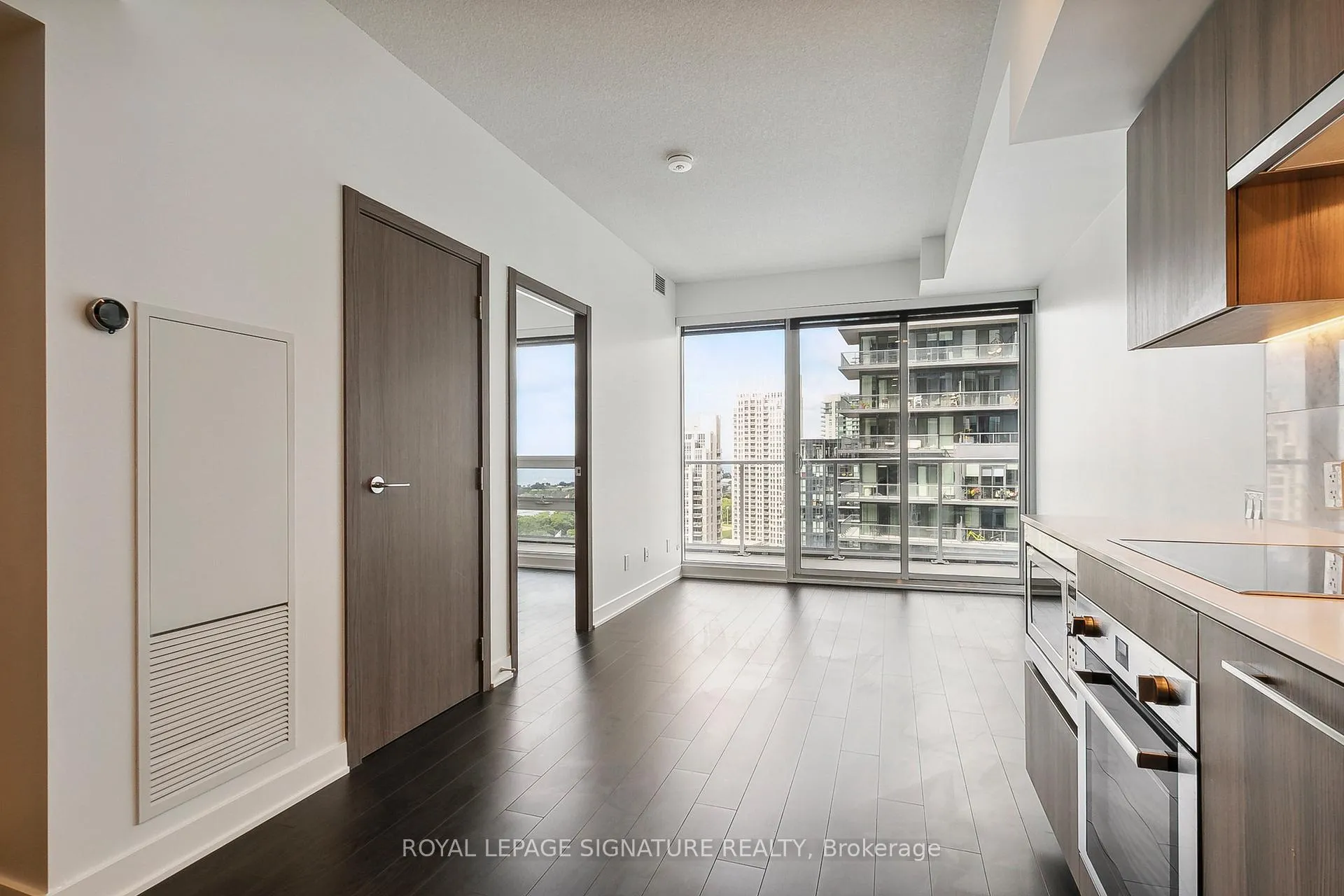 Photo 19 of Unit 3001, 19 Bathurst Street, Toronto, Waterfront Communities — HOMEH