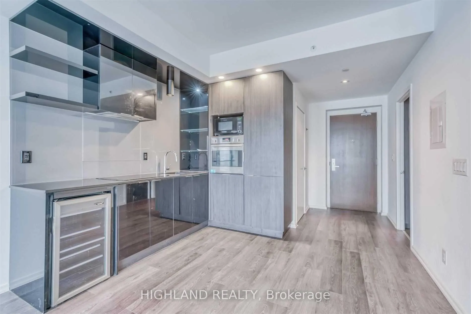 Photo 4 of Unit 3608, 70 Temperance Street, Toronto, Bay Street Corridor — HOMEH
