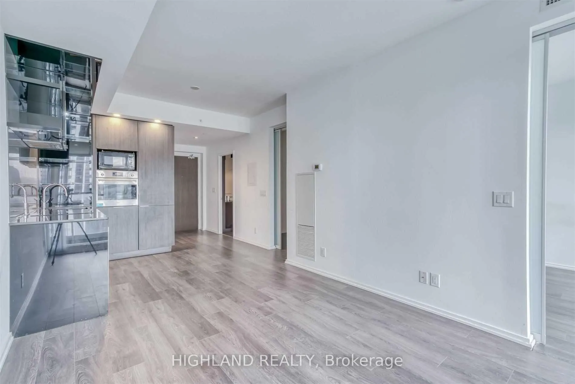 Photo 5 of Unit 3608, 70 Temperance Street, Toronto, Bay Street Corridor — HOMEH