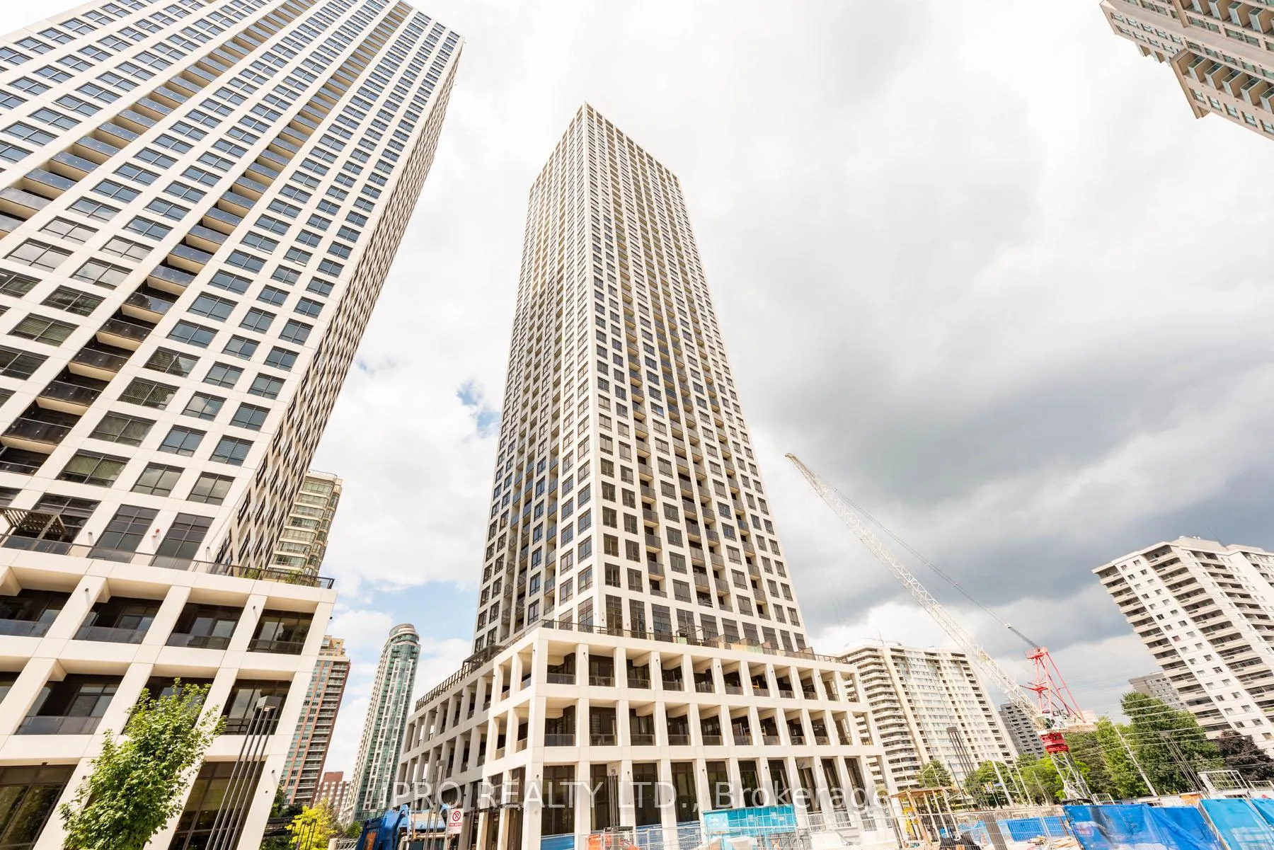 Front of Unit 3404, 30 Elm Drive W
