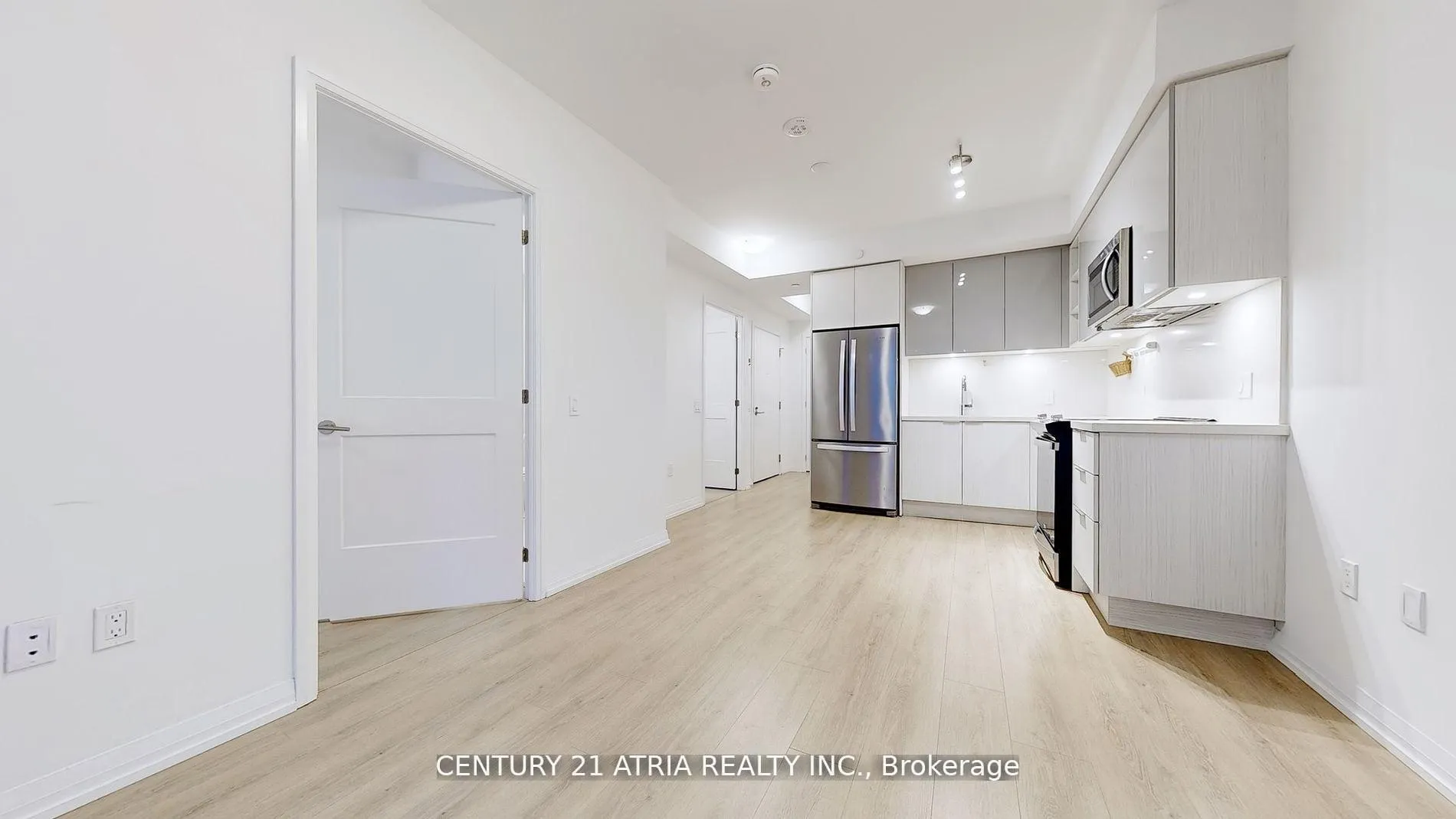 Photo 5 of Unit 816, 50 Dunfield Avenue, Toronto, Yonge-Eglinton — HOMEH