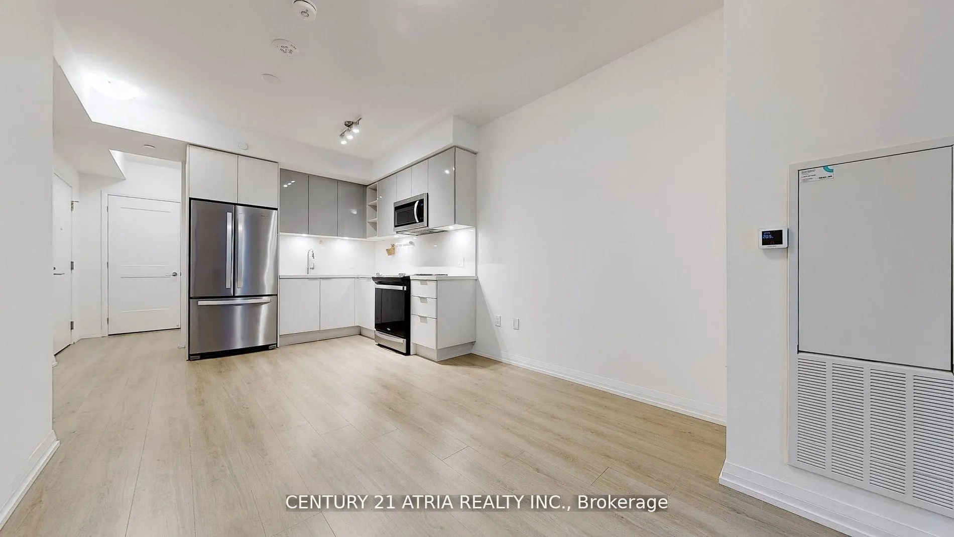 Photo 6 of Unit 816, 50 Dunfield Avenue, Toronto, Yonge-Eglinton — HOMEH