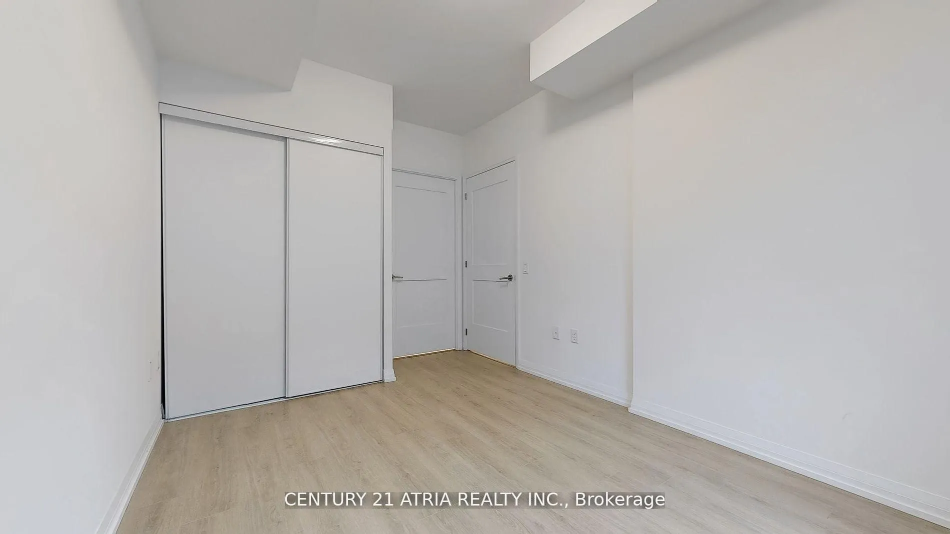 Photo 12 of Unit 816, 50 Dunfield Avenue, Toronto, Yonge-Eglinton — HOMEH