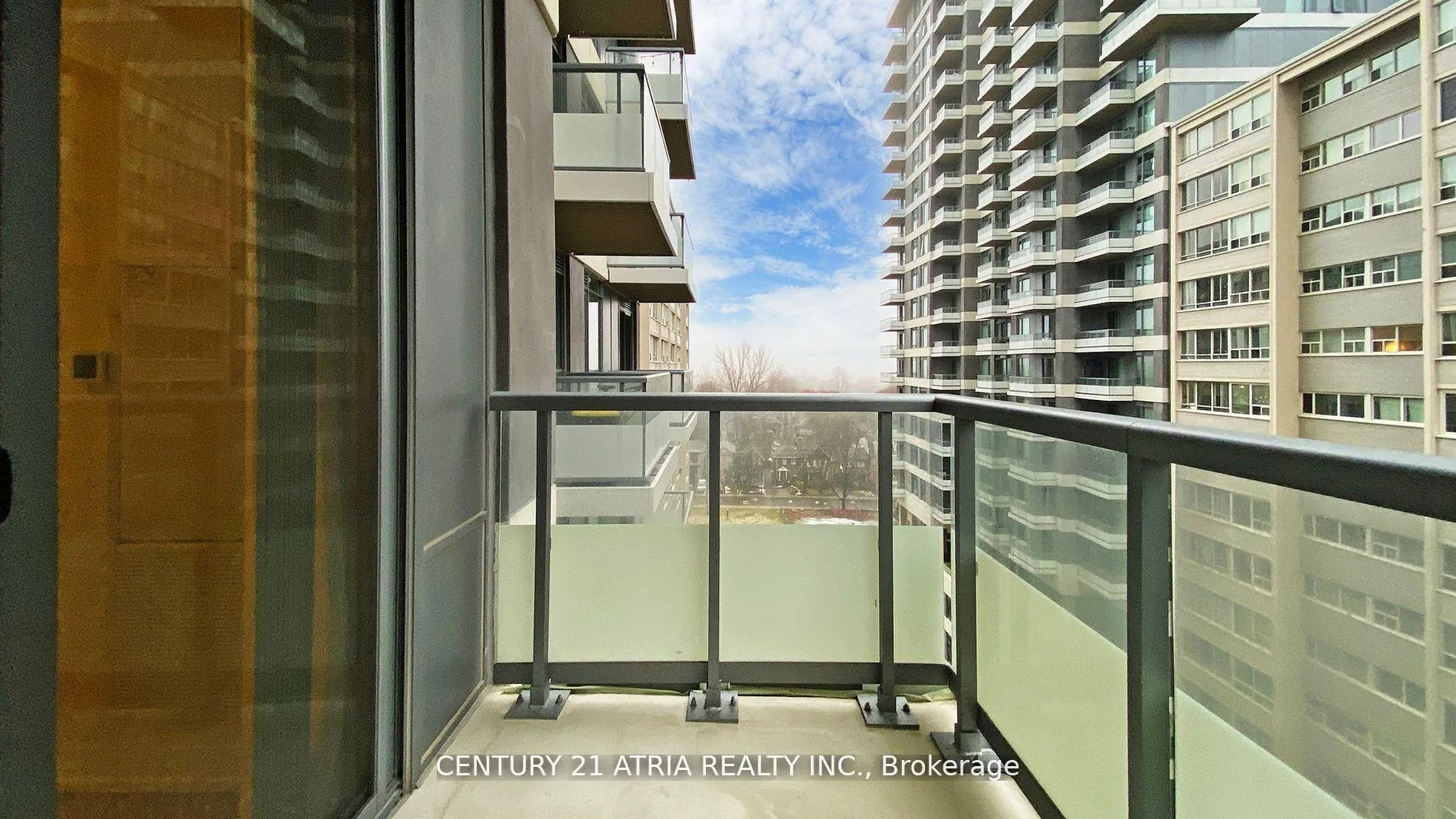 Photo 15 of Unit 816, 50 Dunfield Avenue, Toronto, Yonge-Eglinton — HOMEH