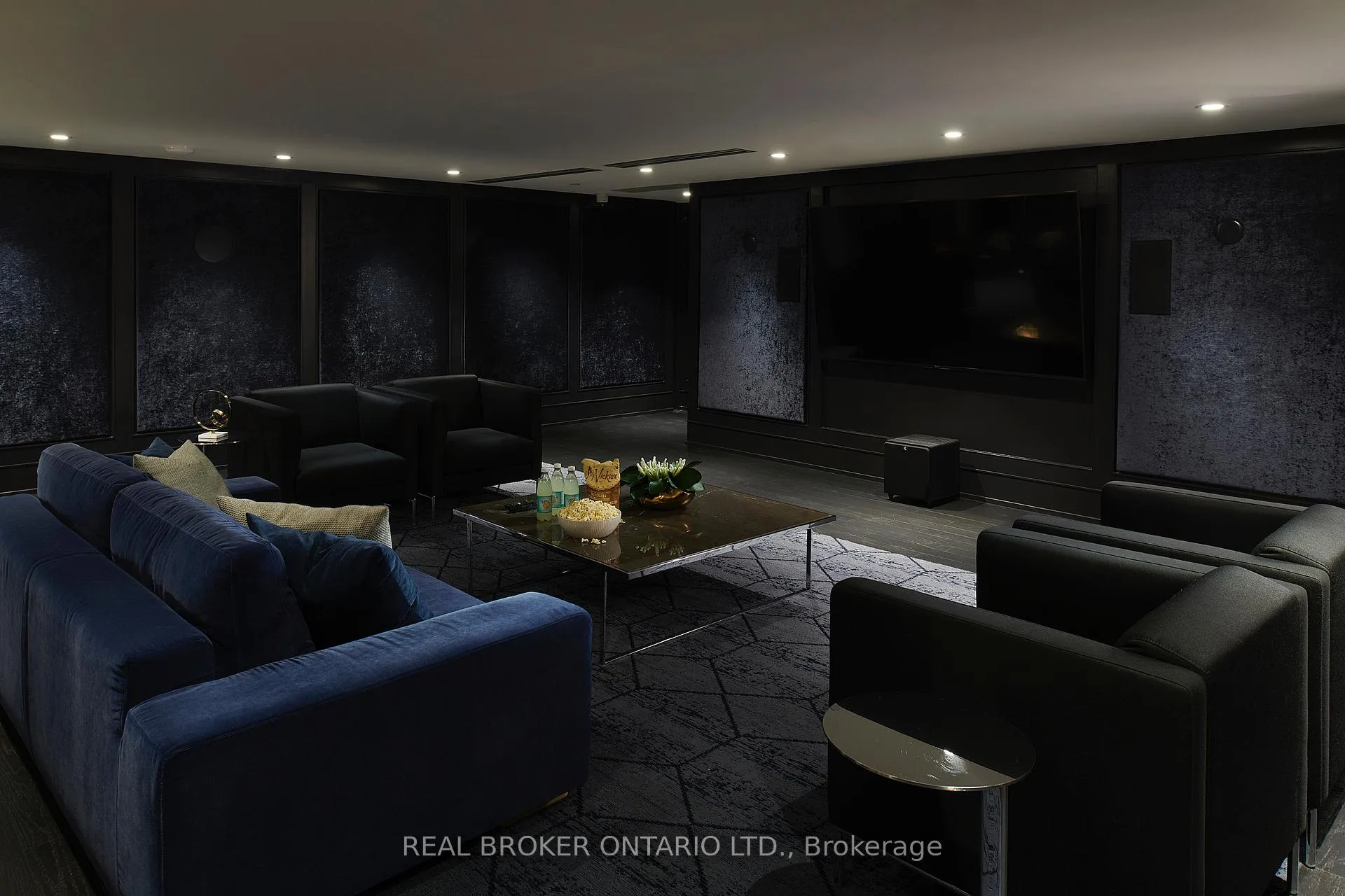 Photo 9 of Unit 421, 955 Bay Street N, Toronto, Bay Street Corridor — HOMEH