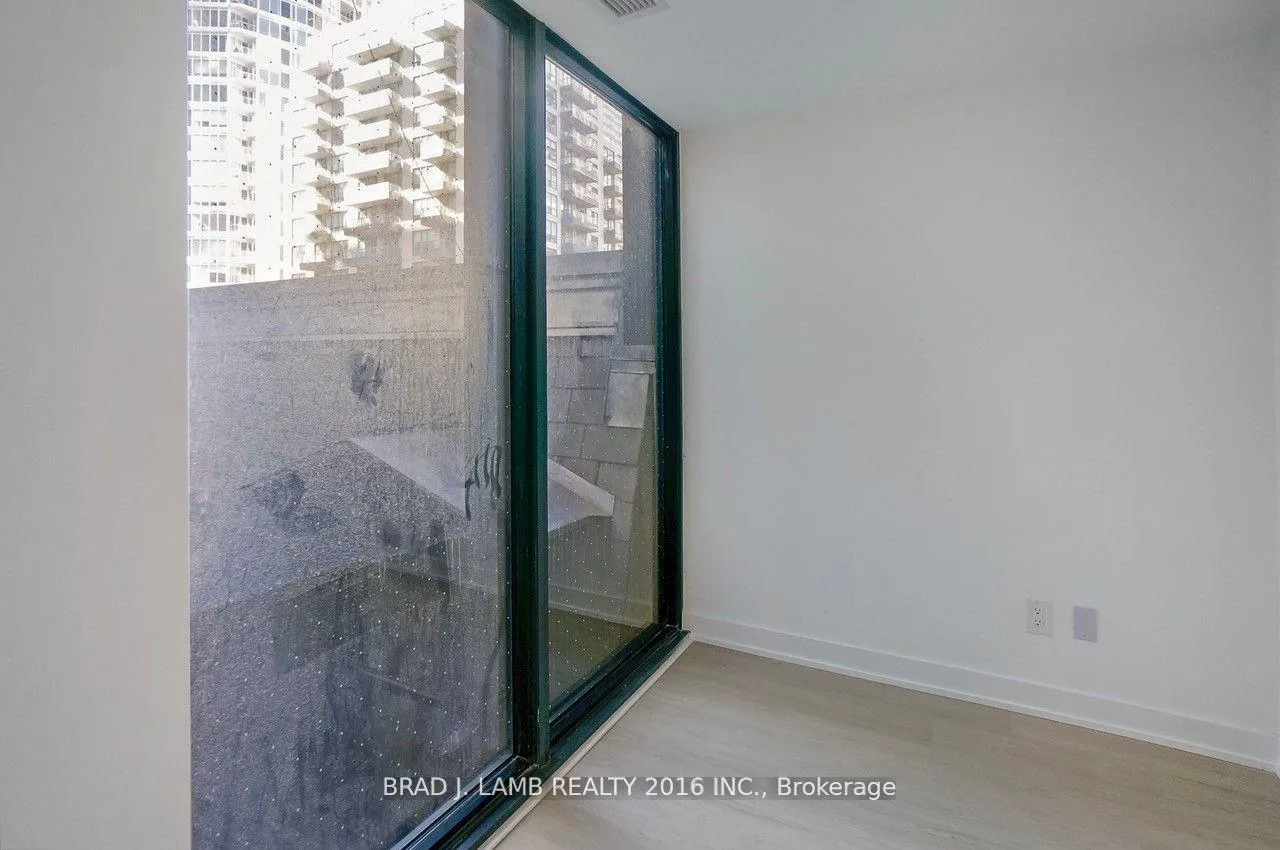Photo 8 of Unit 402, 47 Mutual Street, Toronto, Church-Yonge Corridor — HOMEH