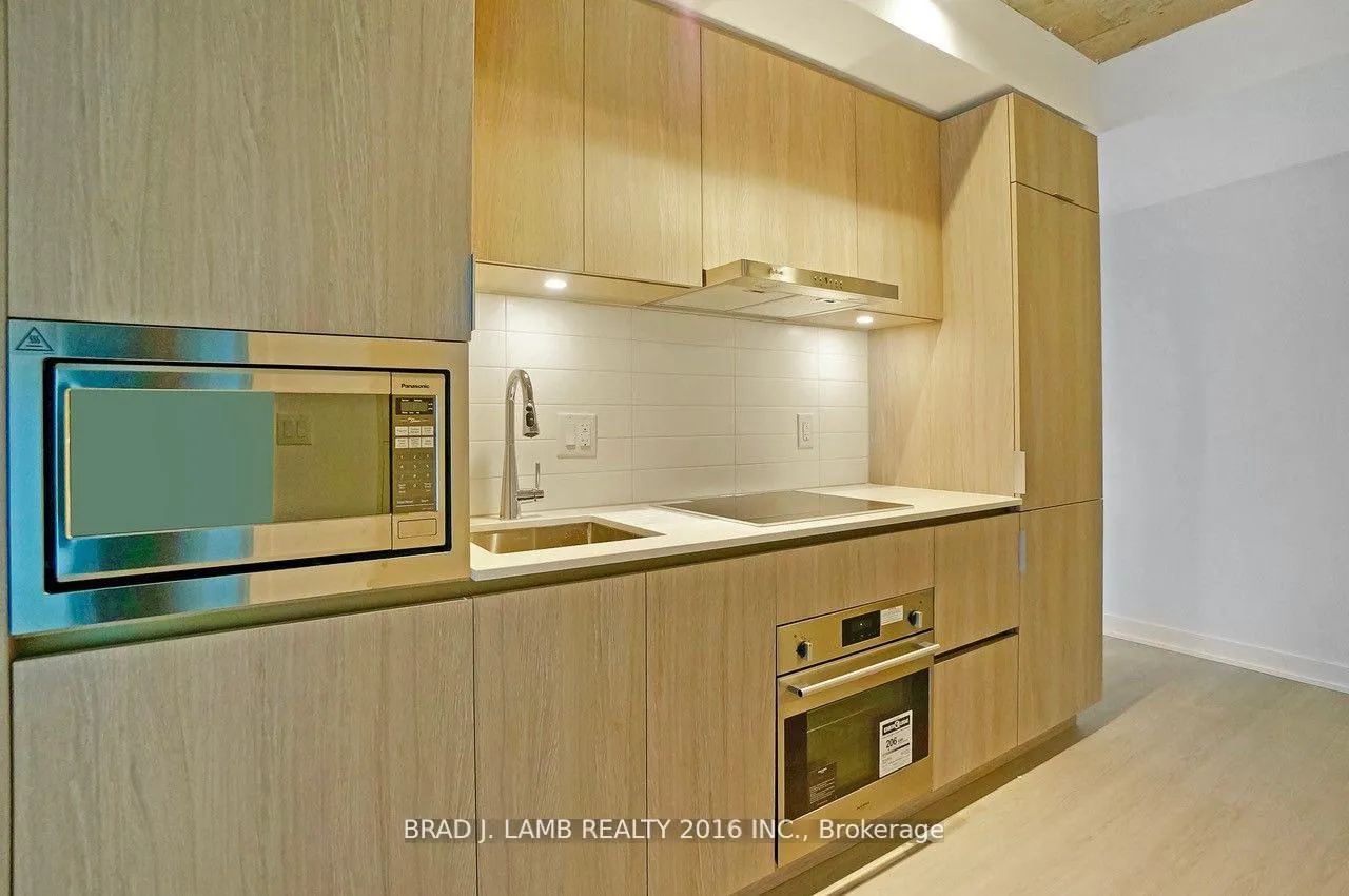 Photo 9 of Unit 402, 47 Mutual Street, Toronto, Church-Yonge Corridor — HOMEH