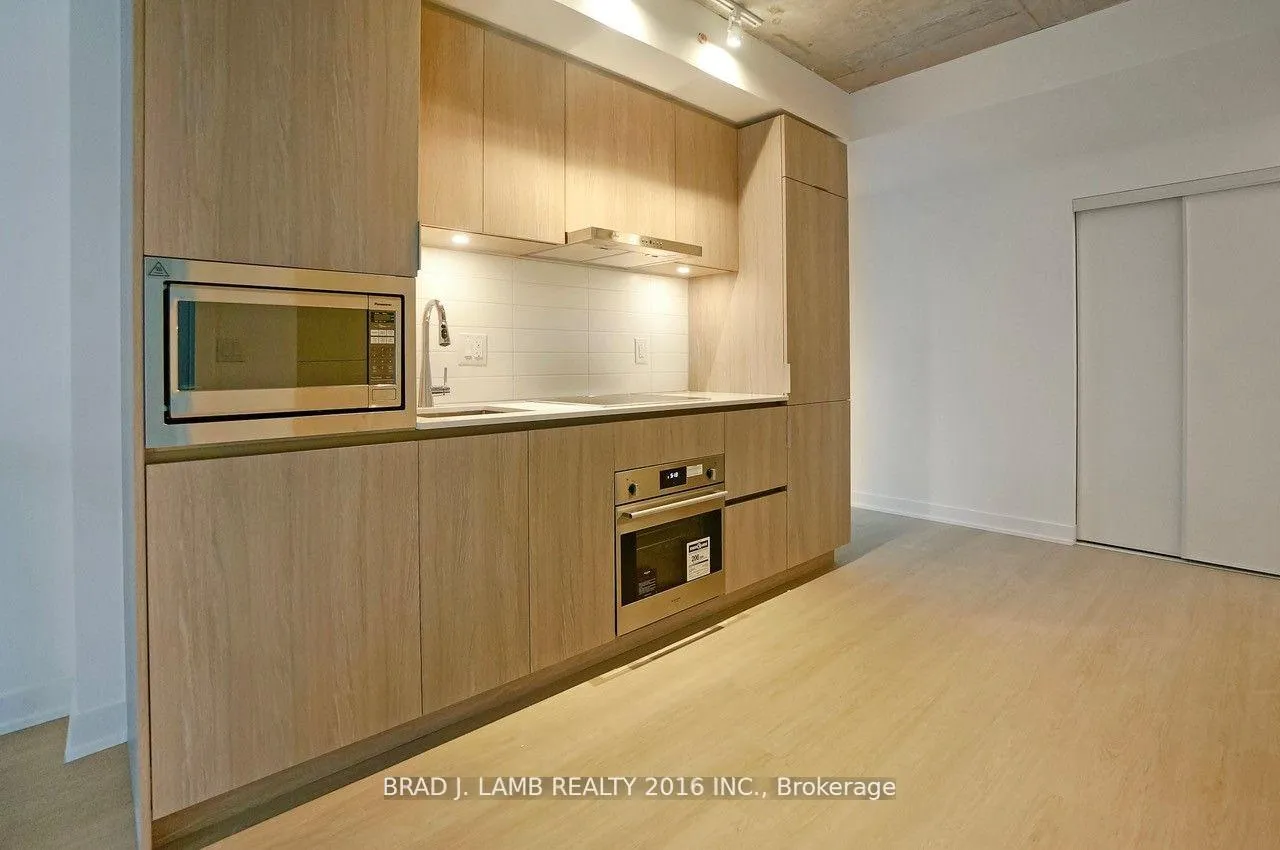Photo 14 of Unit 402, 47 Mutual Street, Toronto, Church-Yonge Corridor — HOMEH
