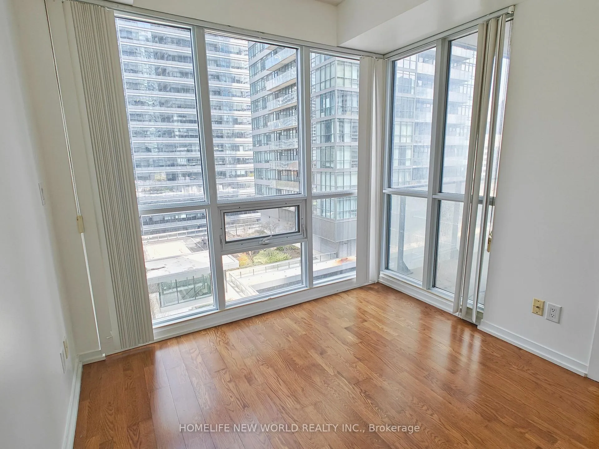 Photo 9 of Unit 1302, 55 Bremner Boulevard, Toronto, Waterfront Communities — HOMEH