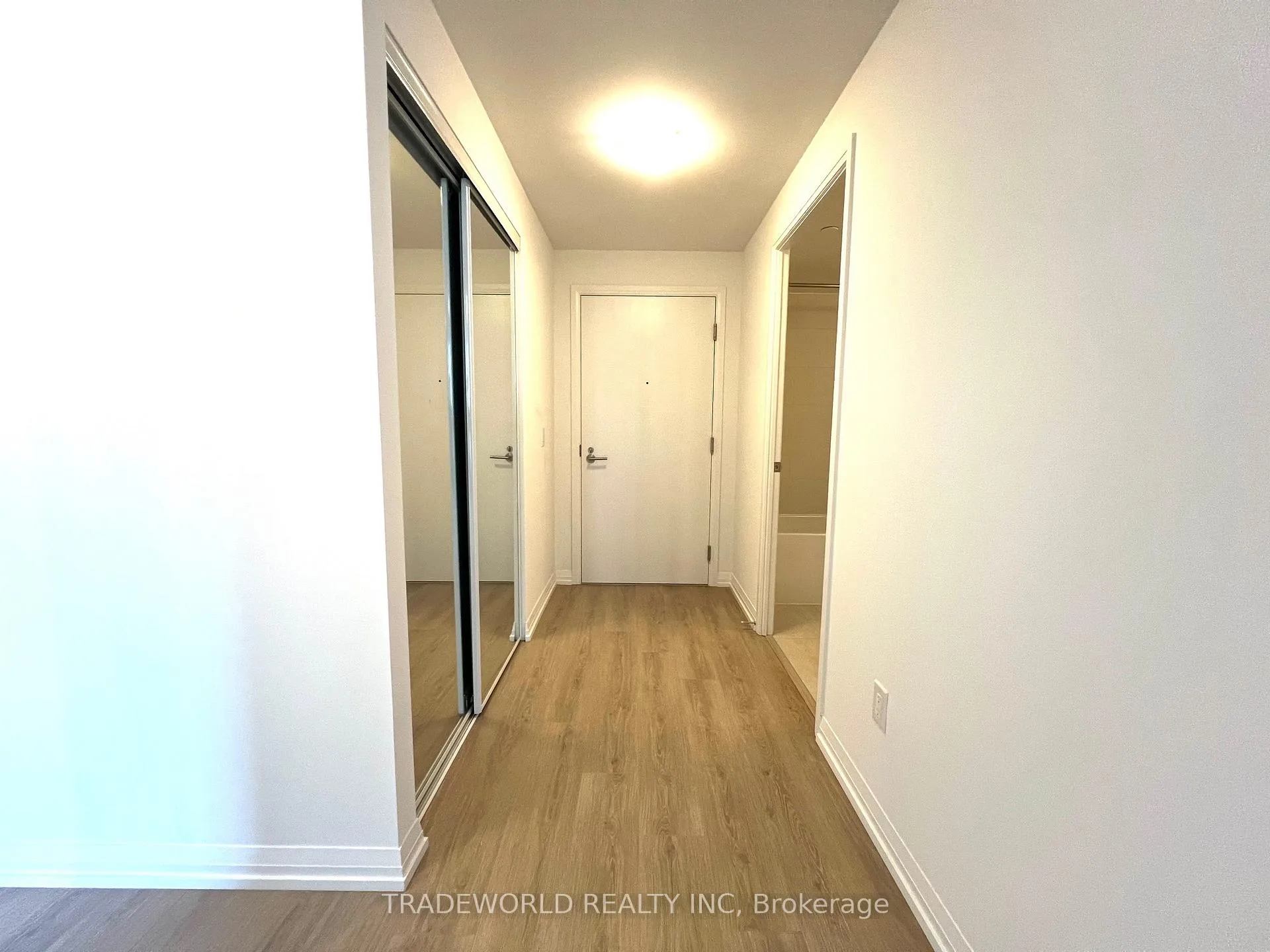 Front of Unit 4927, 28 Widmer Street