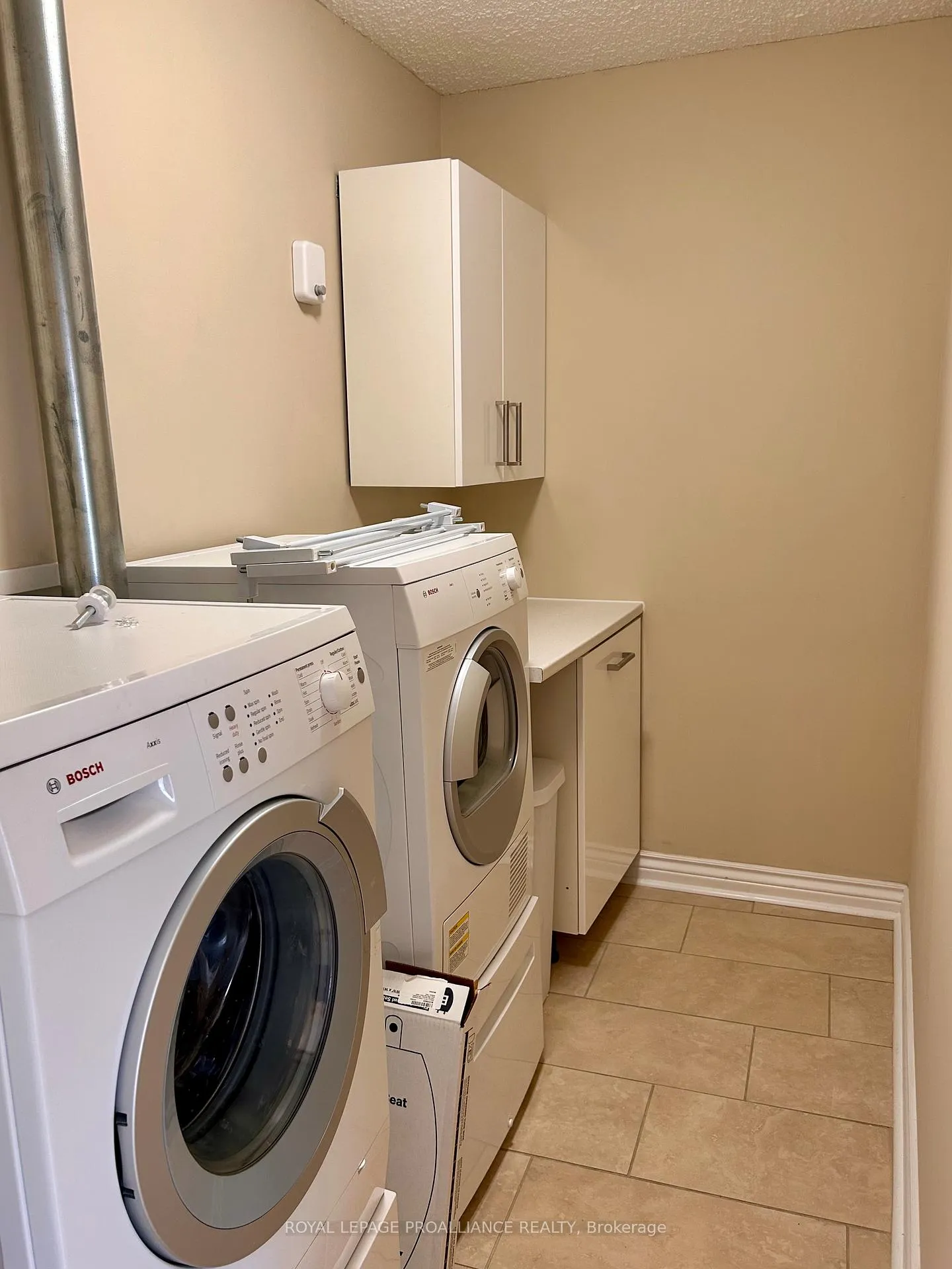 Photo 11 of Unit 201, 2 South Front Street, Belleville, Belleville Ward — HOMEH