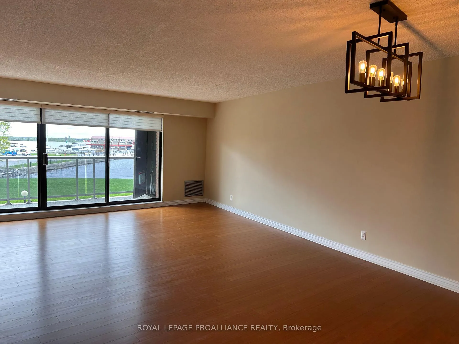 Photo 12 of Unit 201, 2 South Front Street, Belleville, Belleville Ward — HOMEH