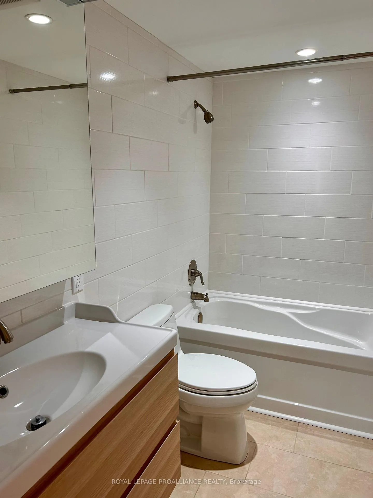Photo 35 of Unit 201, 2 South Front Street, Belleville, Belleville Ward — HOMEH