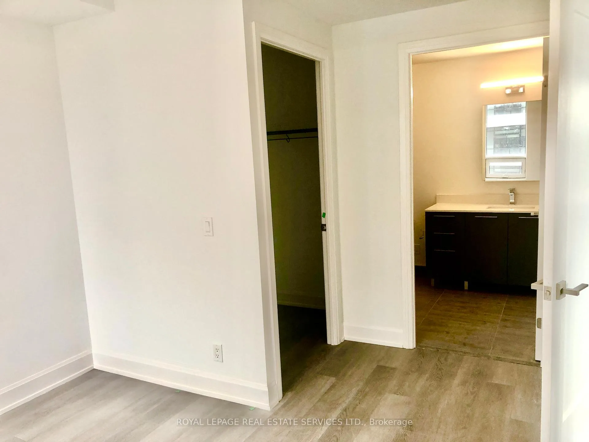 Photo 6 of Unit 618, 38 Water Walk Drive, Markham, Unionville — HOMEH