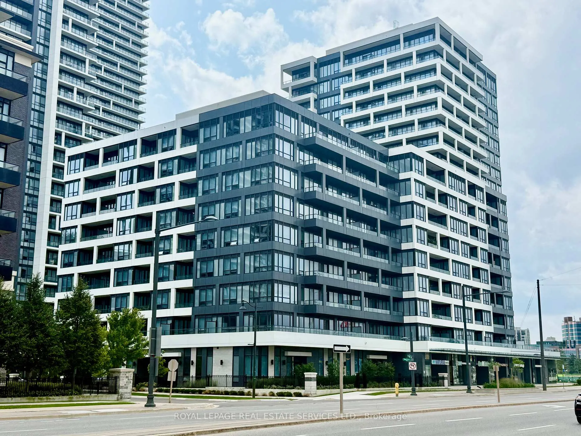 Photo 9 of Unit 618, 38 Water Walk Drive, Markham, Unionville — HOMEH