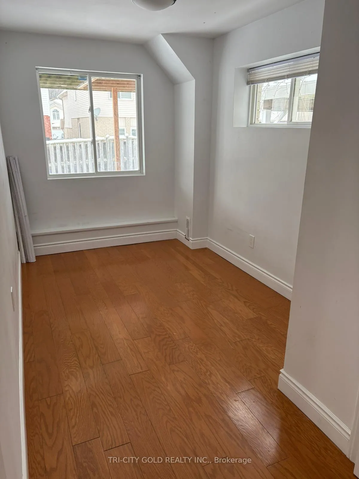 Photo 6 of Unit Lower, 131 Peach Blossom Crescent, Kitchener — HOMEH