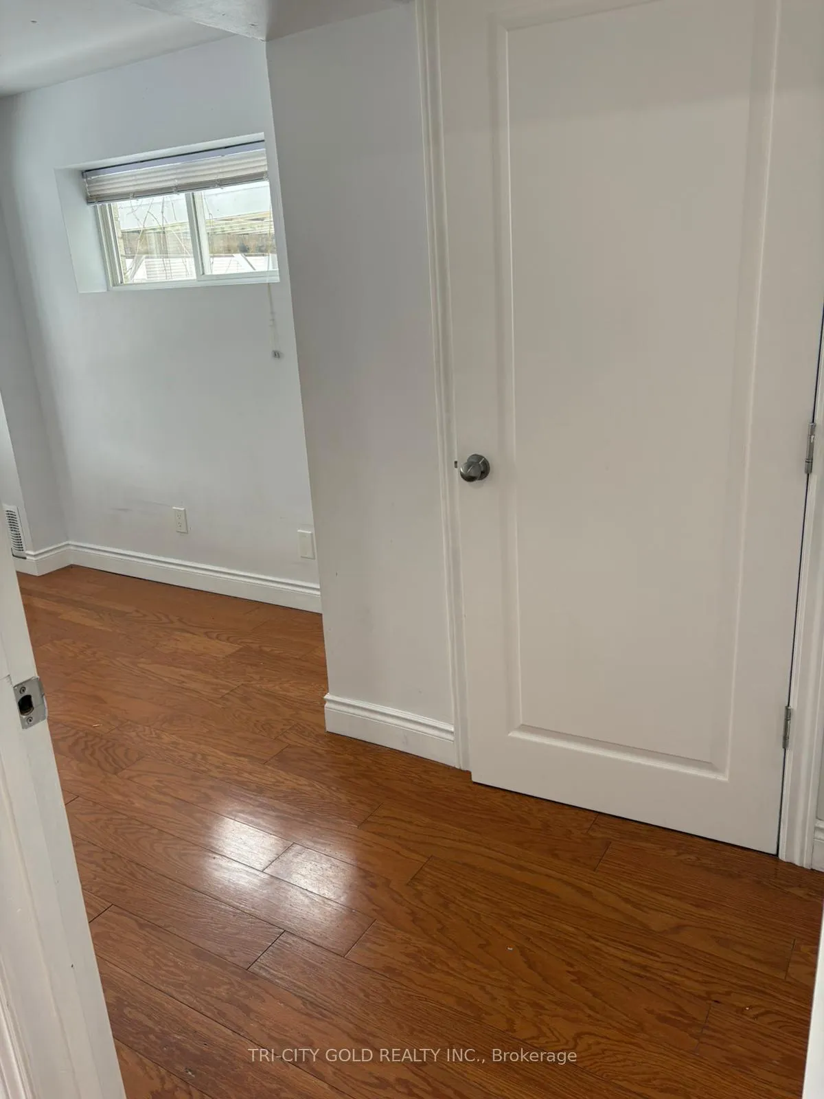 Photo 7 of Unit Lower, 131 Peach Blossom Crescent, Kitchener — HOMEH