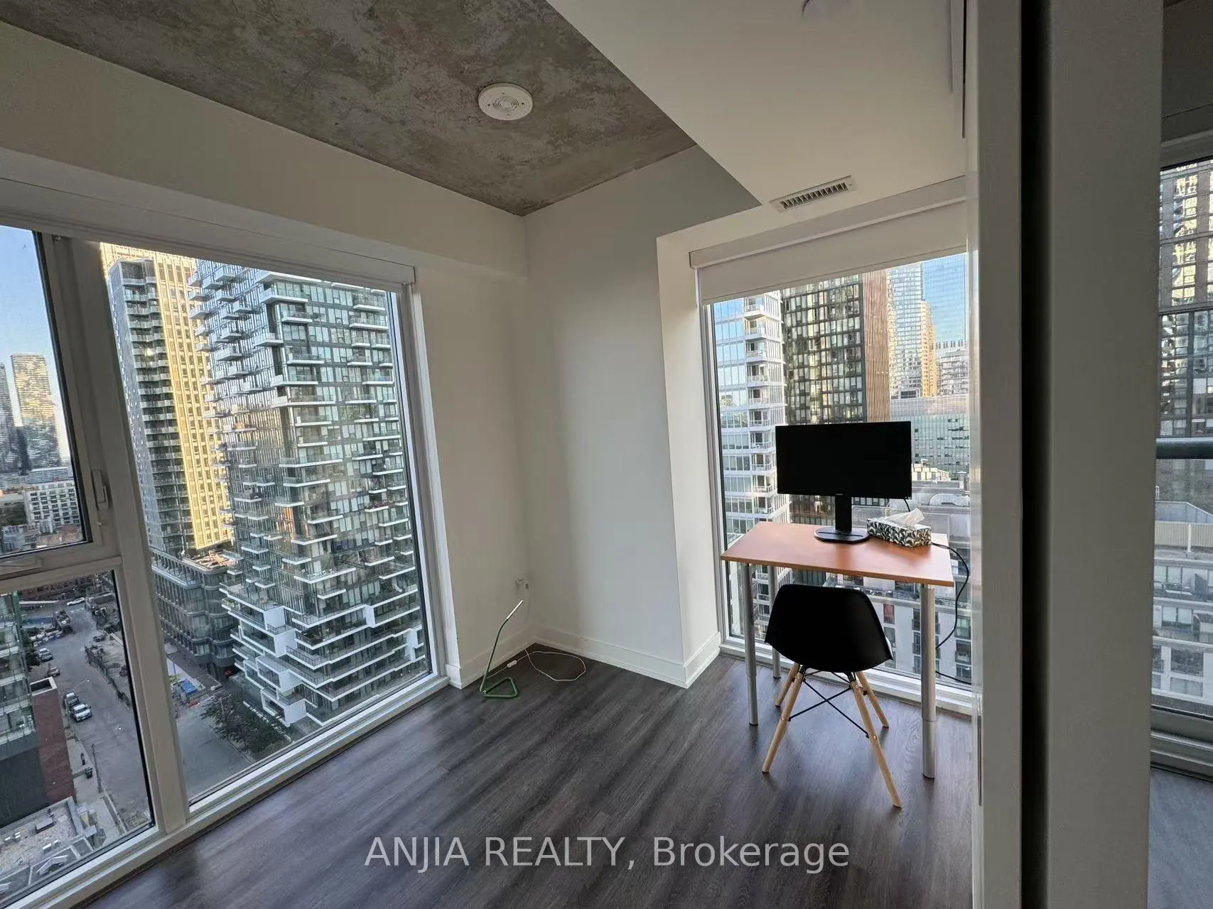 Photo 2 of Unit 1704, 65 Mutual Street, Toronto, Church-Yonge Corridor — HOMEH