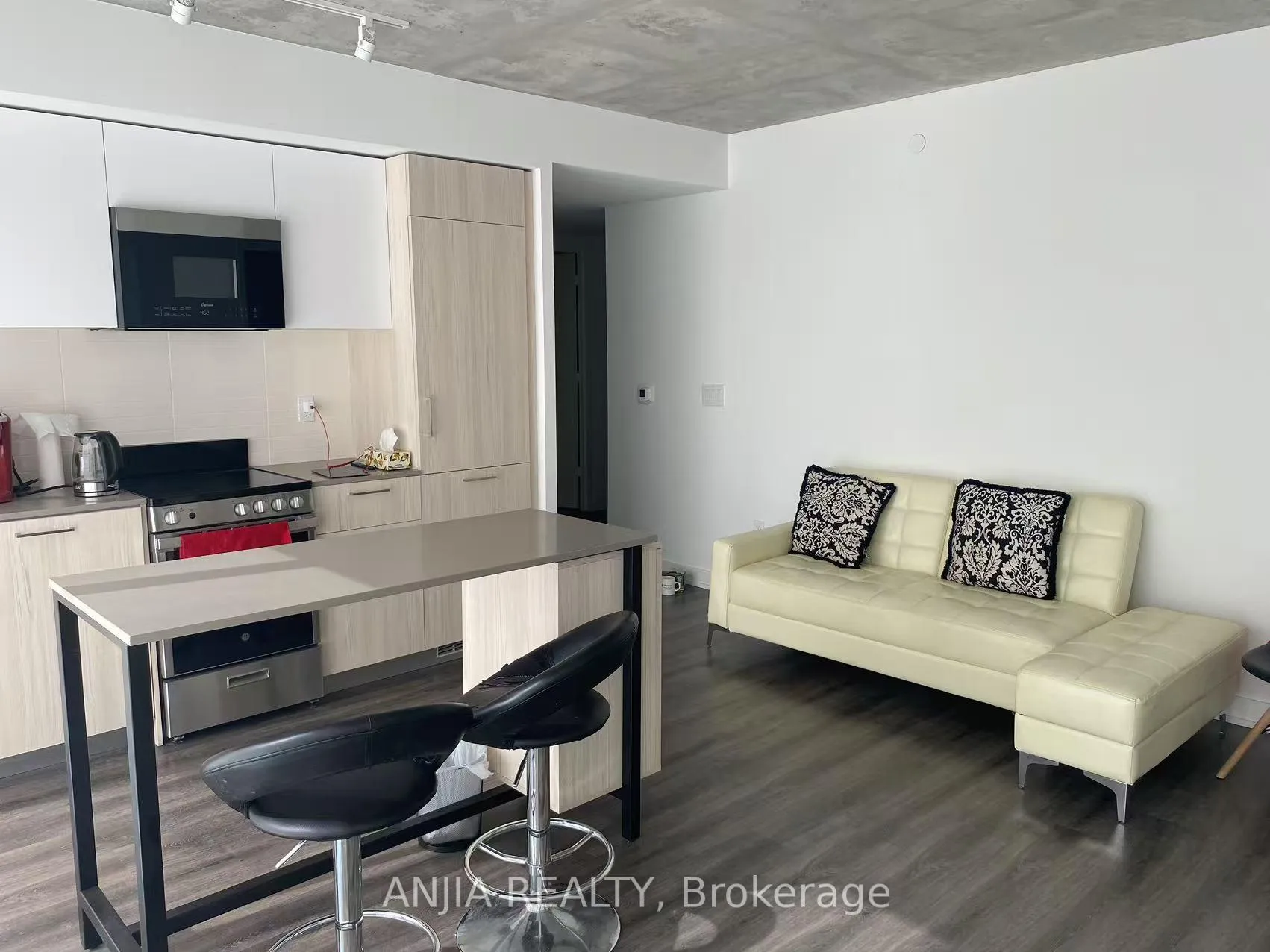Photo 4 of Unit 1704, 65 Mutual Street, Toronto, Church-Yonge Corridor — HOMEH