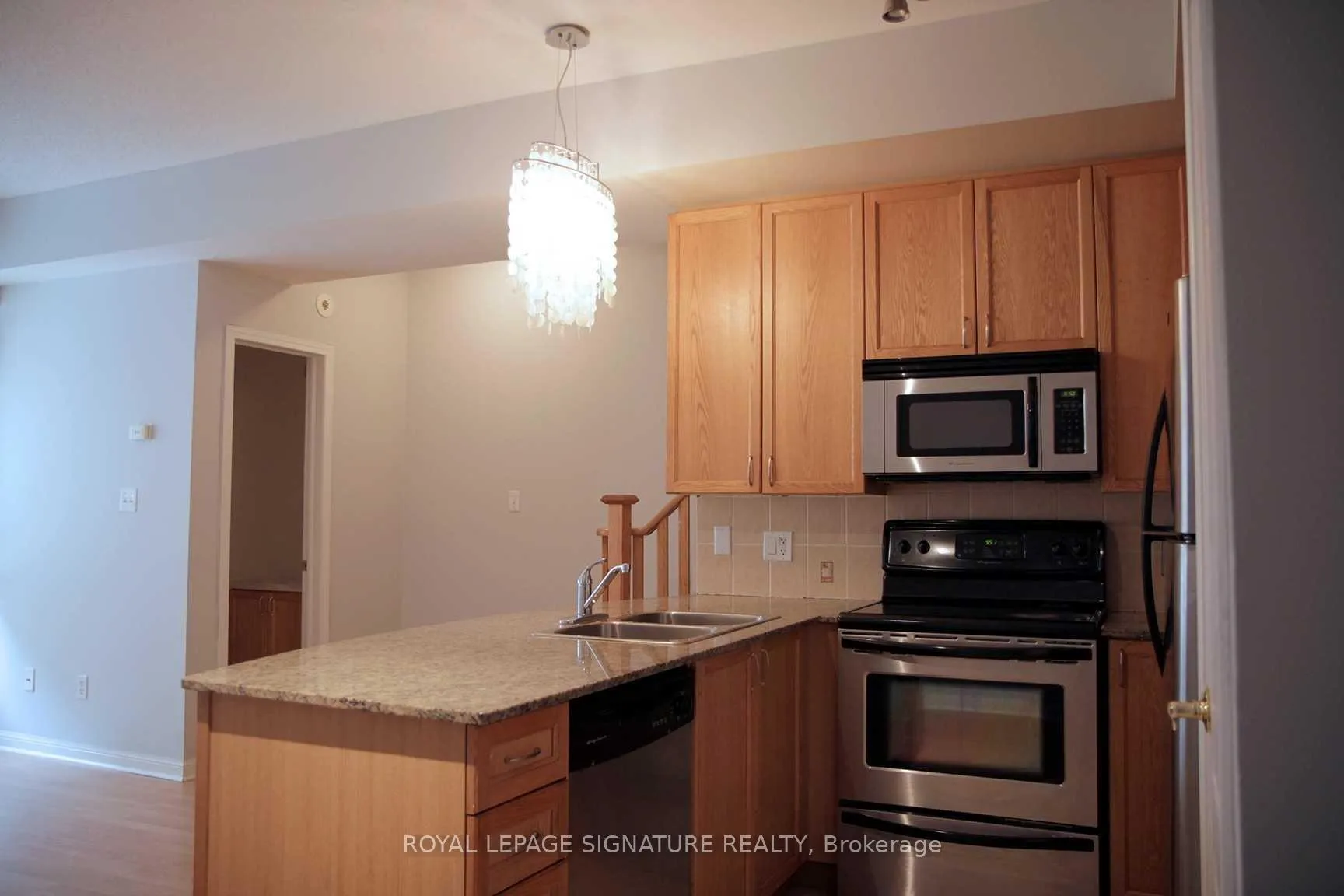 Photo 5 of Unit TH2, 70 Carr Street N, Toronto, Kensington-Chinatown — HOMEH