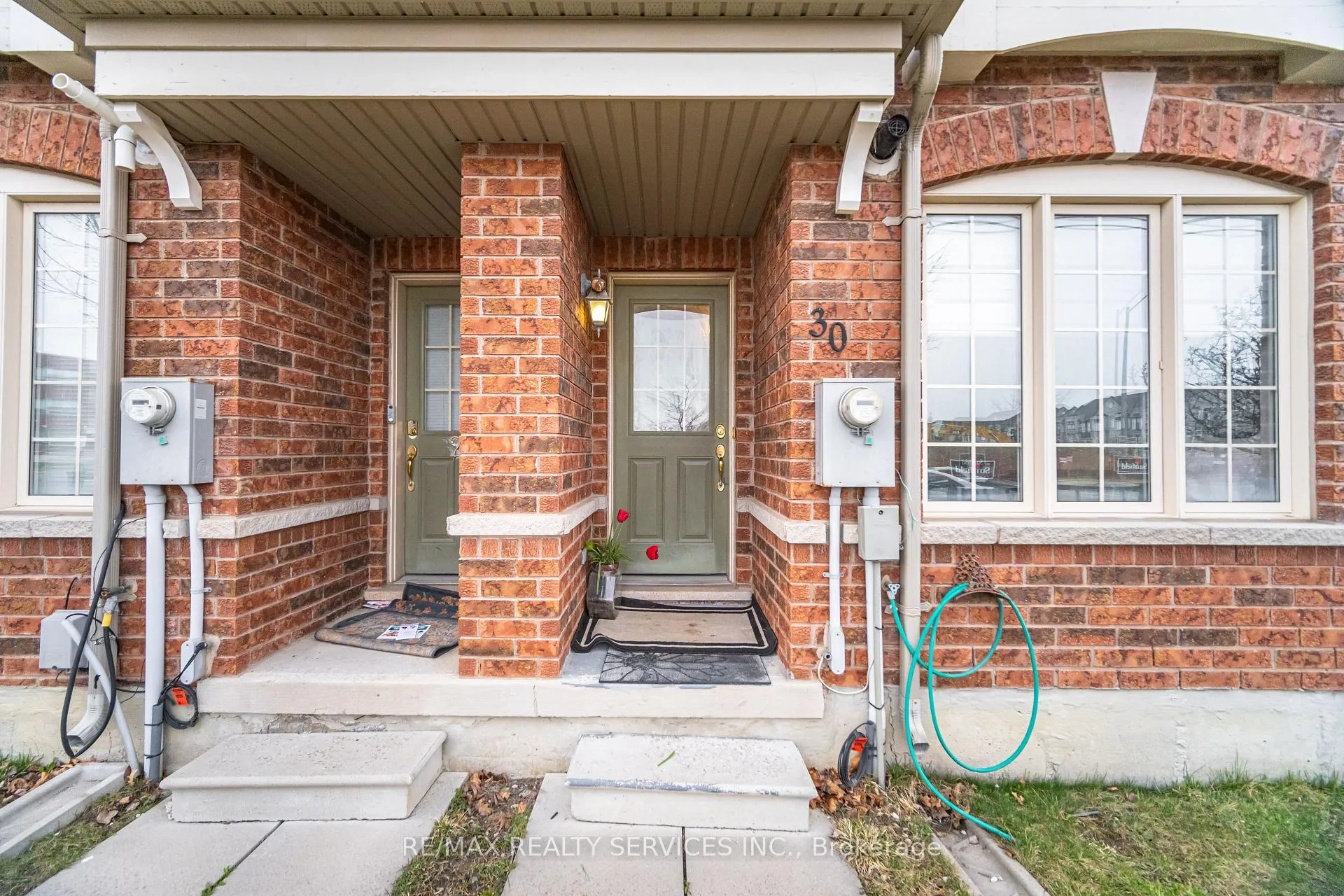 Photo 8 of 30 Peach Drive W, Brampton, Sandringham-Wellington — HOMEH