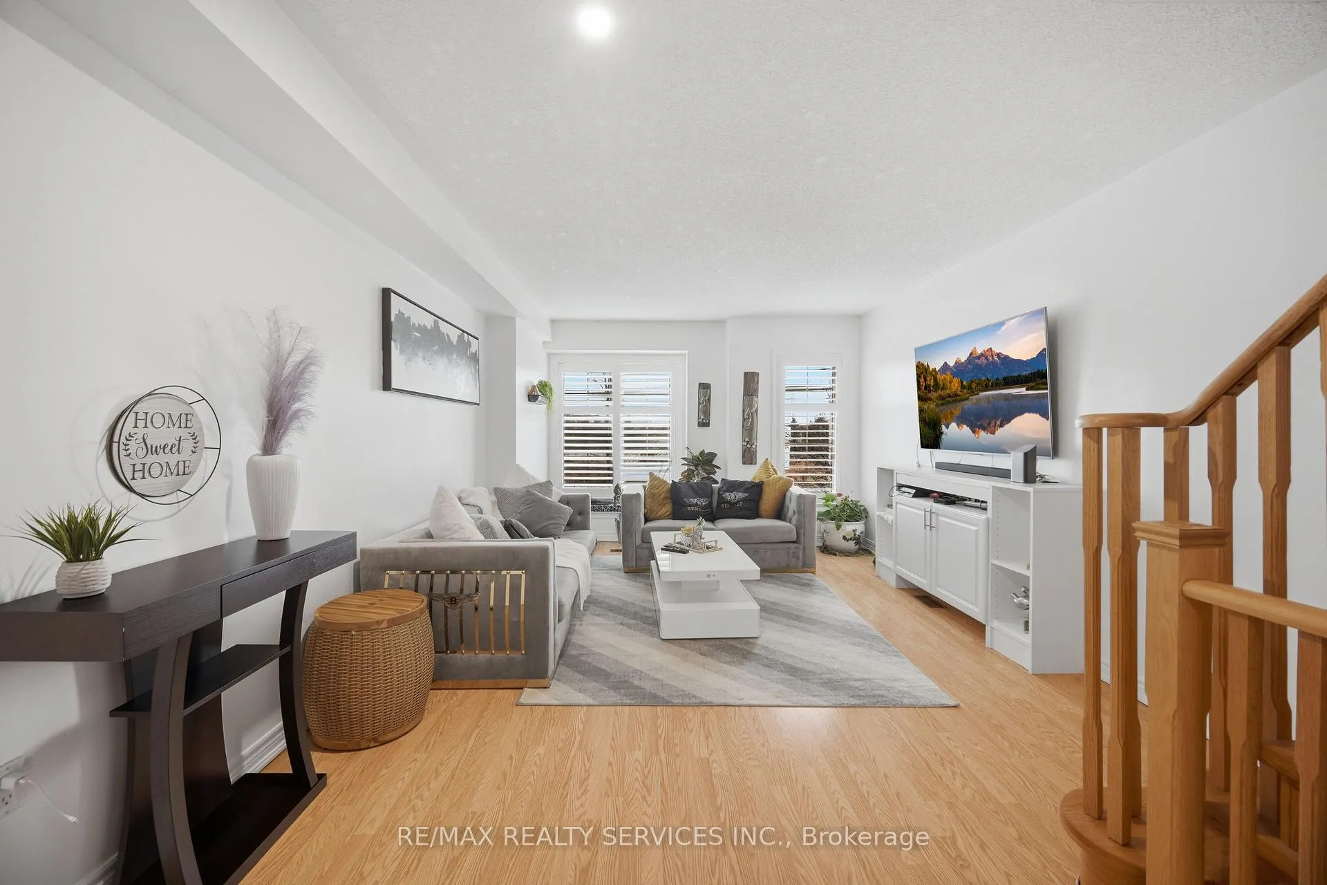 Photo 18 of 30 Peach Drive W, Brampton, Sandringham-Wellington — HOMEH