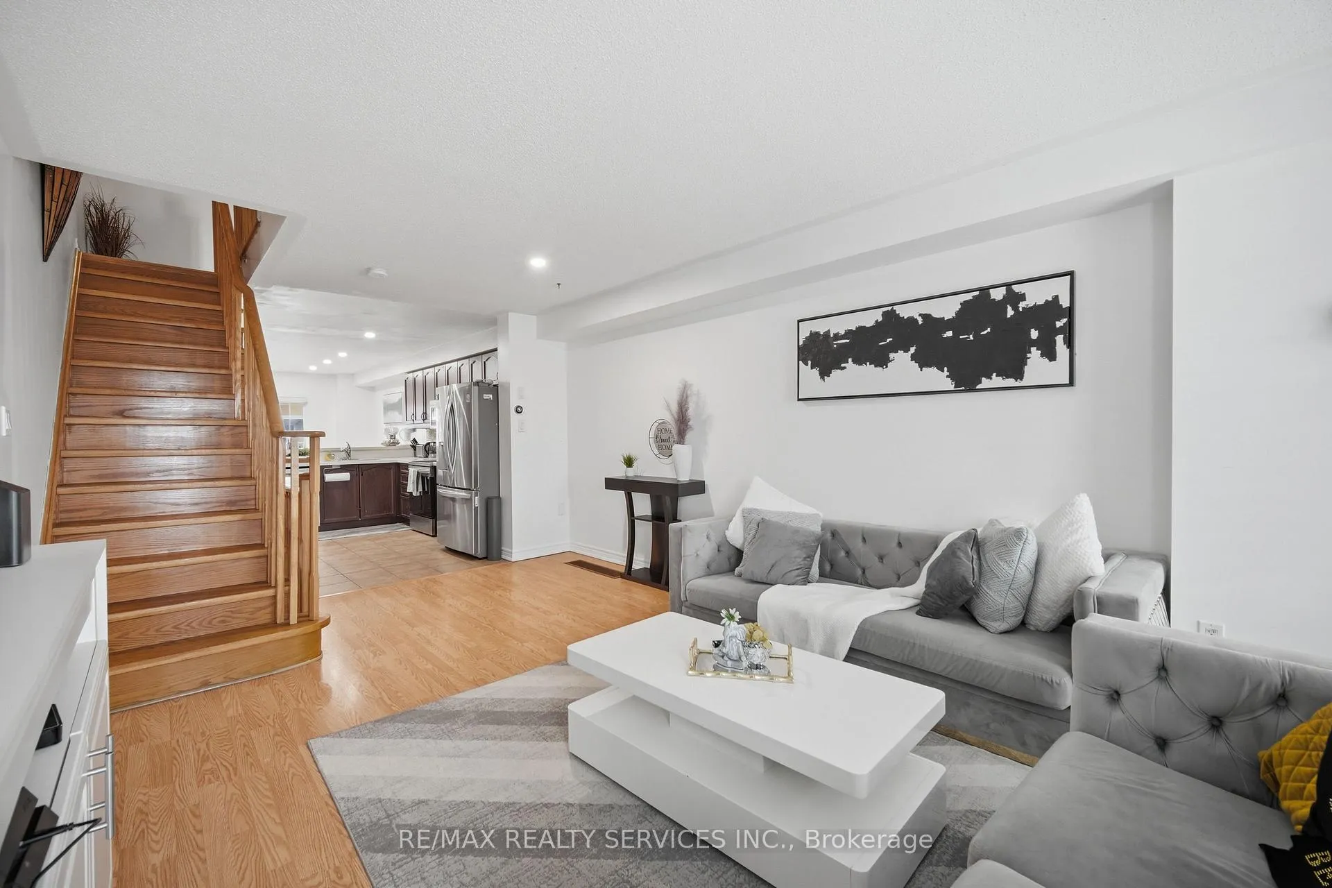 Photo 19 of 30 Peach Drive W, Brampton, Sandringham-Wellington — HOMEH