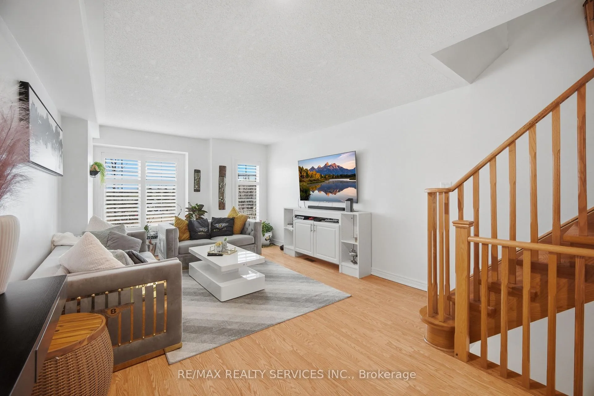 Photo 20 of 30 Peach Drive W, Brampton, Sandringham-Wellington — HOMEH