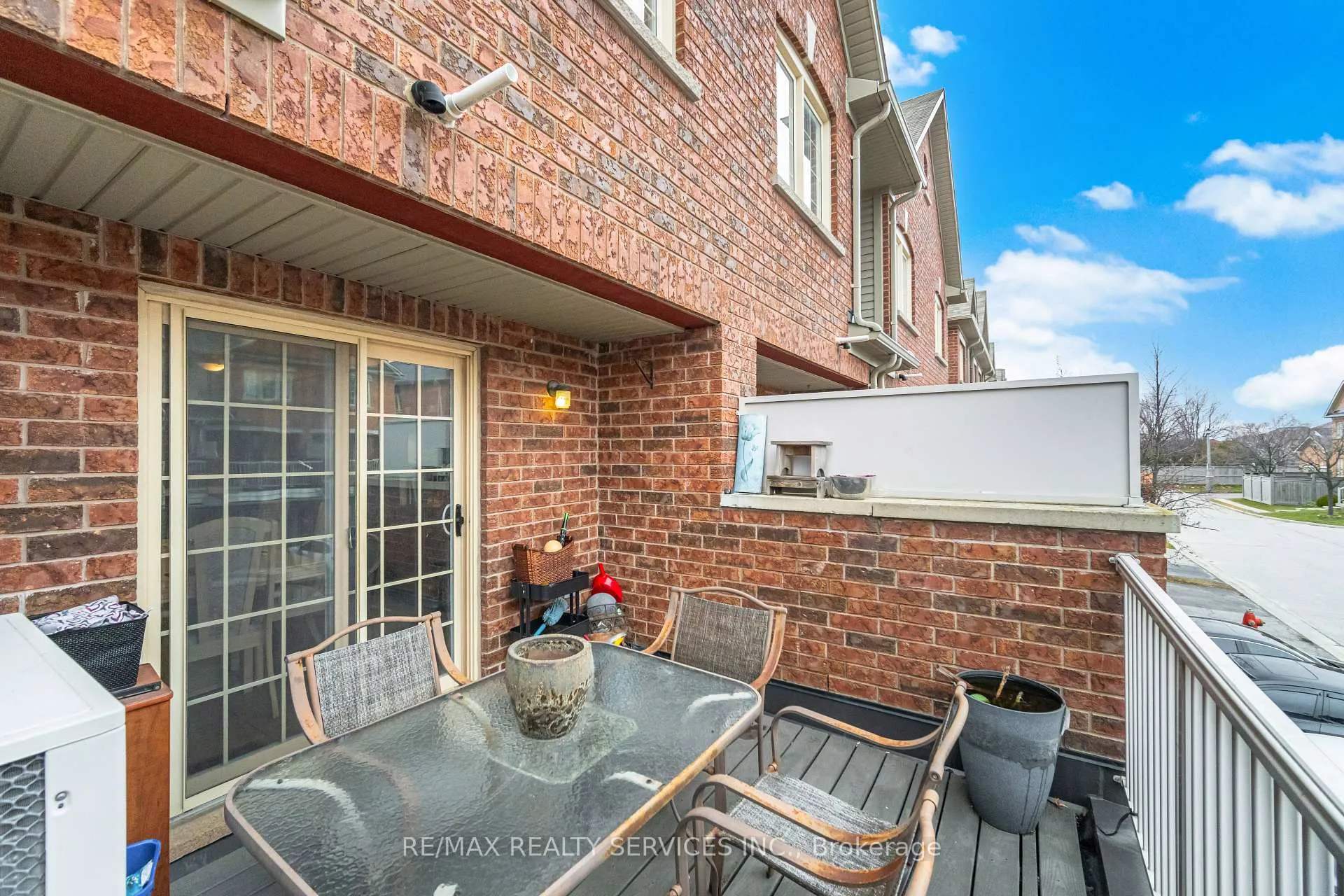 Photo 22 of 30 Peach Drive W, Brampton, Sandringham-Wellington — HOMEH