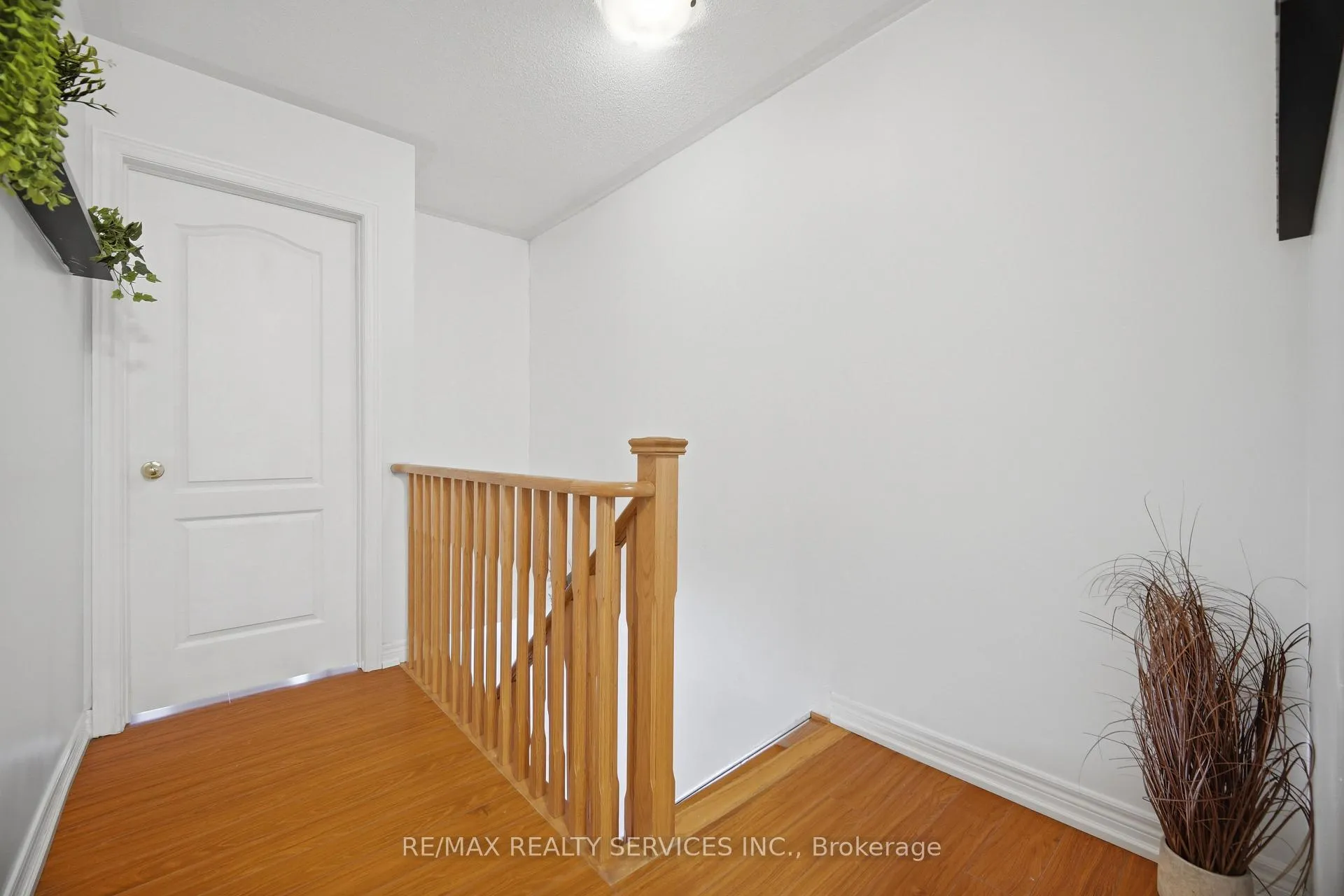 Photo 26 of 30 Peach Drive W, Brampton, Sandringham-Wellington — HOMEH