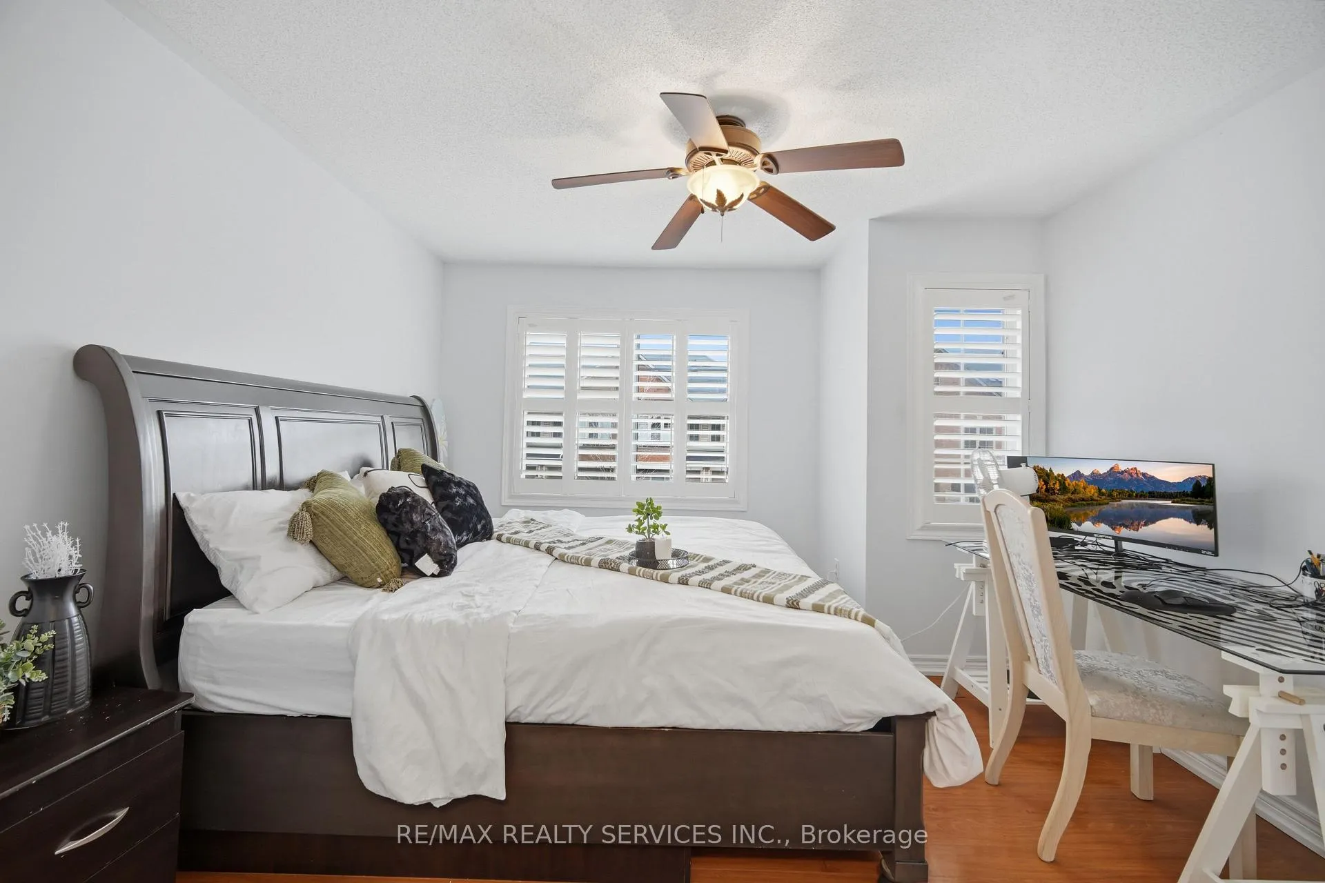 Photo 31 of 30 Peach Drive W, Brampton, Sandringham-Wellington — HOMEH