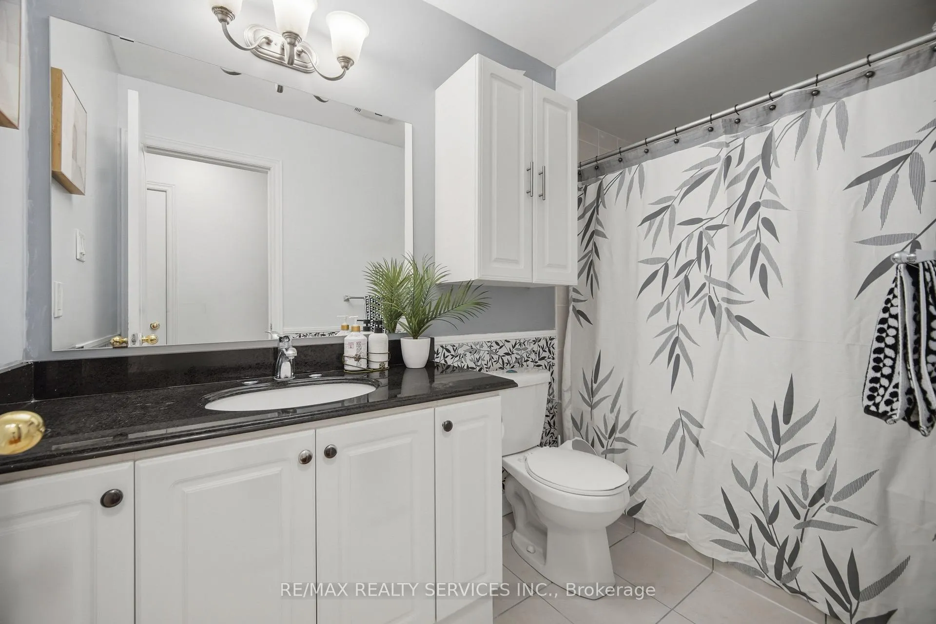 Photo 33 of 30 Peach Drive W, Brampton, Sandringham-Wellington — HOMEH