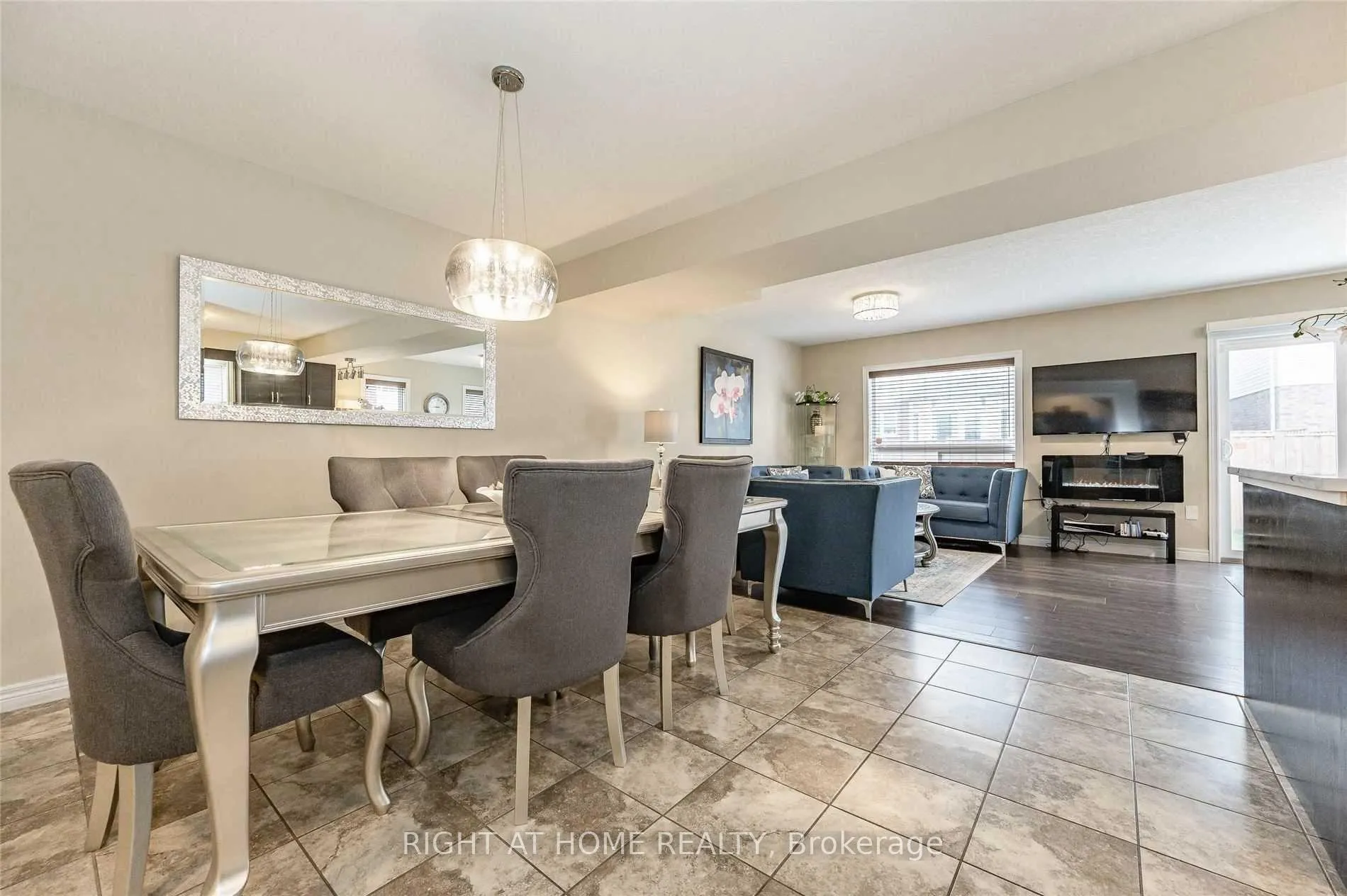 Photo 6 of 6 Crossbridge Avenue, Kitchener — HOMEH
