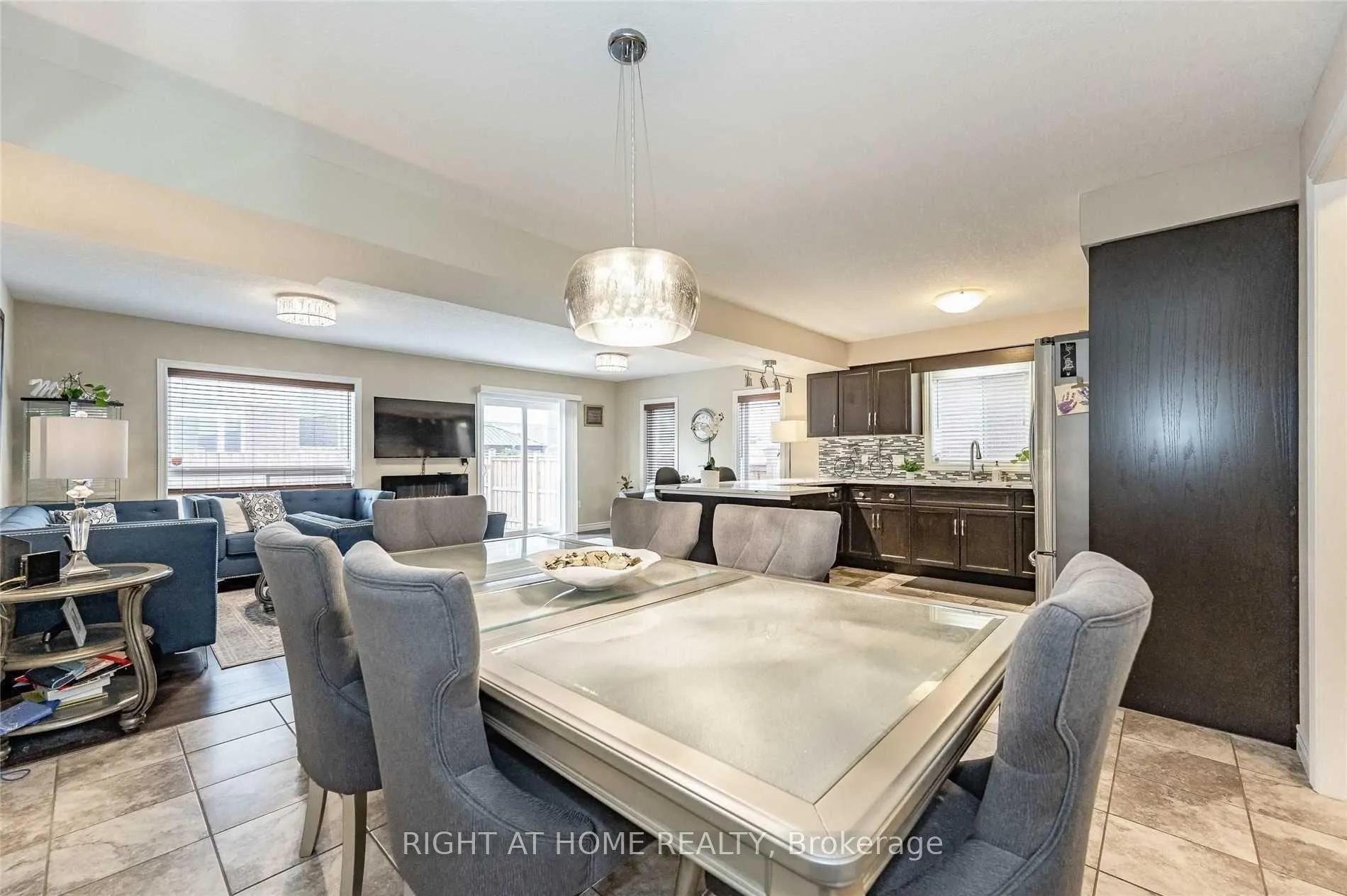 Photo 7 of 6 Crossbridge Avenue, Kitchener — HOMEH