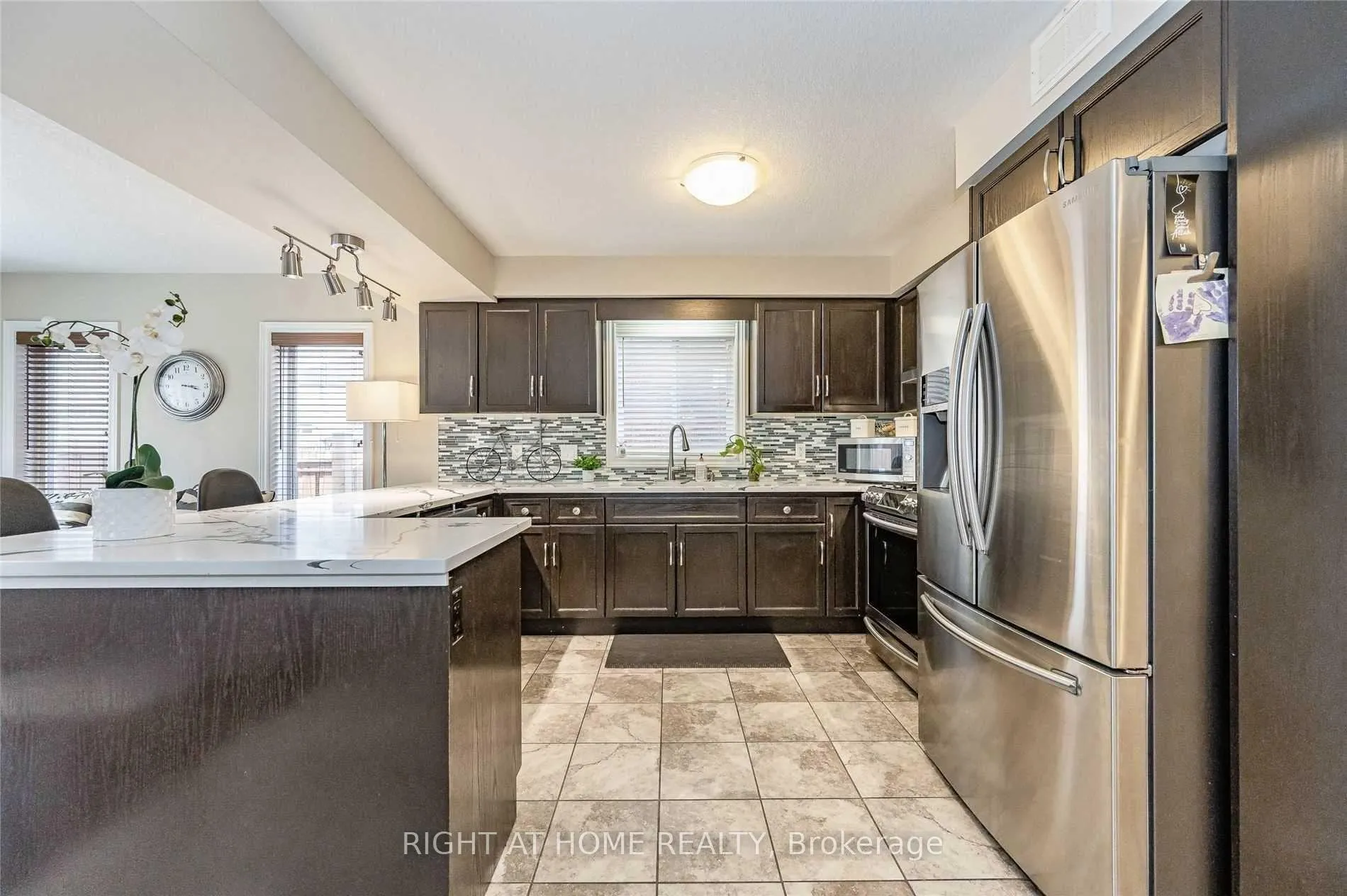 Photo 10 of 6 Crossbridge Avenue, Kitchener — HOMEH