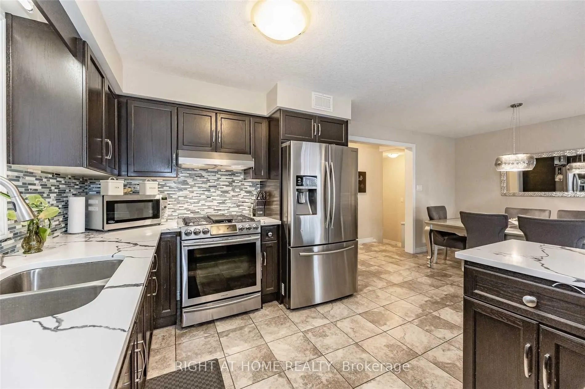 Photo 12 of 6 Crossbridge Avenue, Kitchener — HOMEH