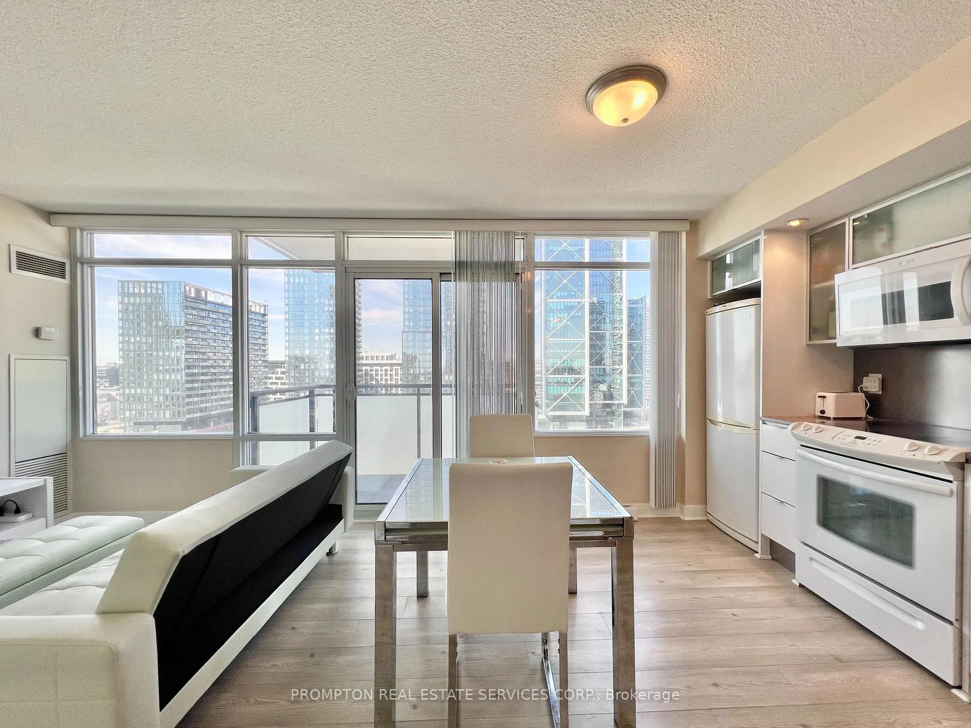 Photo 4 of Unit 2115, 25 Telegram Mews, Toronto, Waterfront Communities — HOMEH