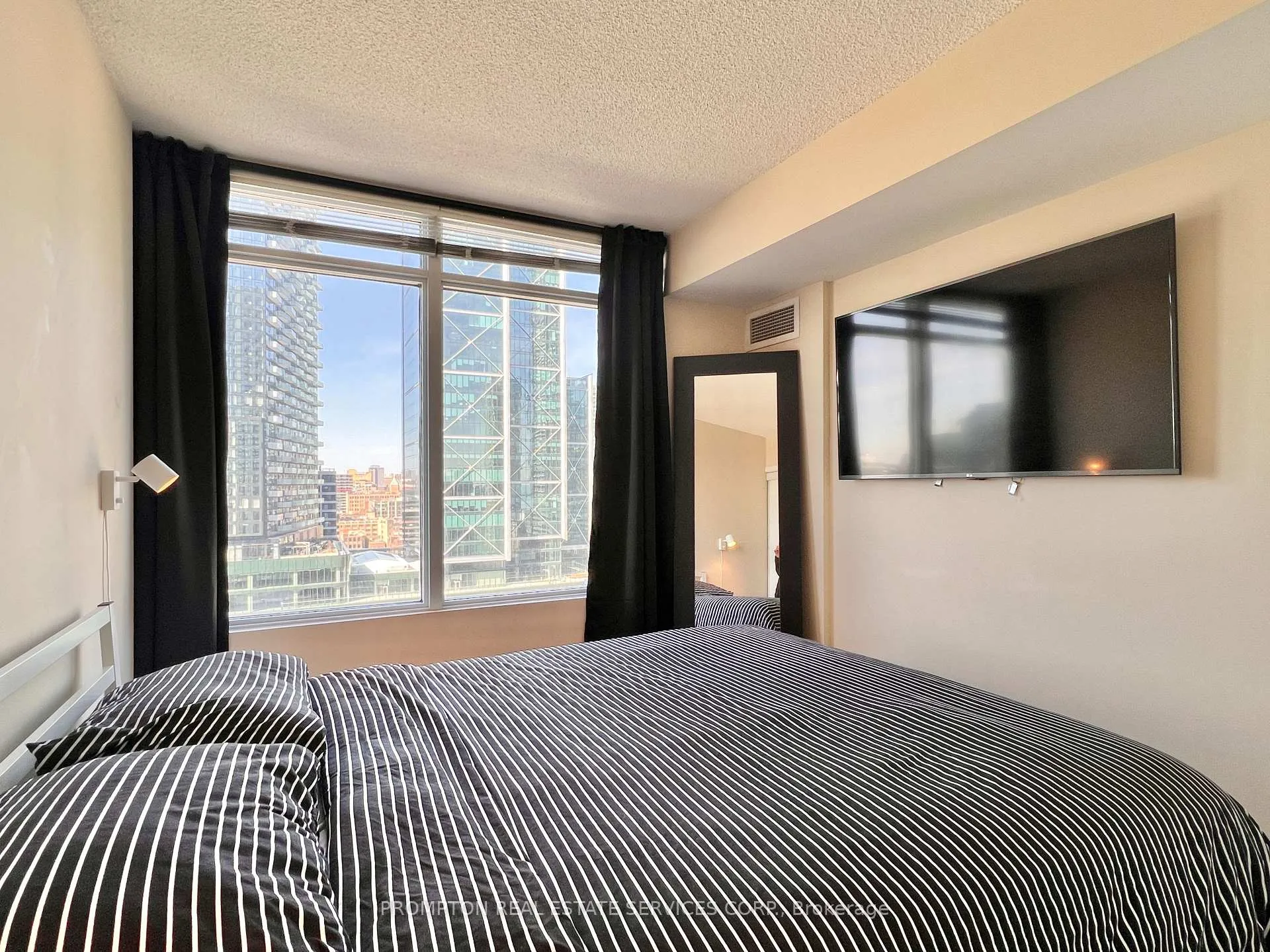Photo 11 of Unit 2115, 25 Telegram Mews, Toronto, Waterfront Communities — HOMEH