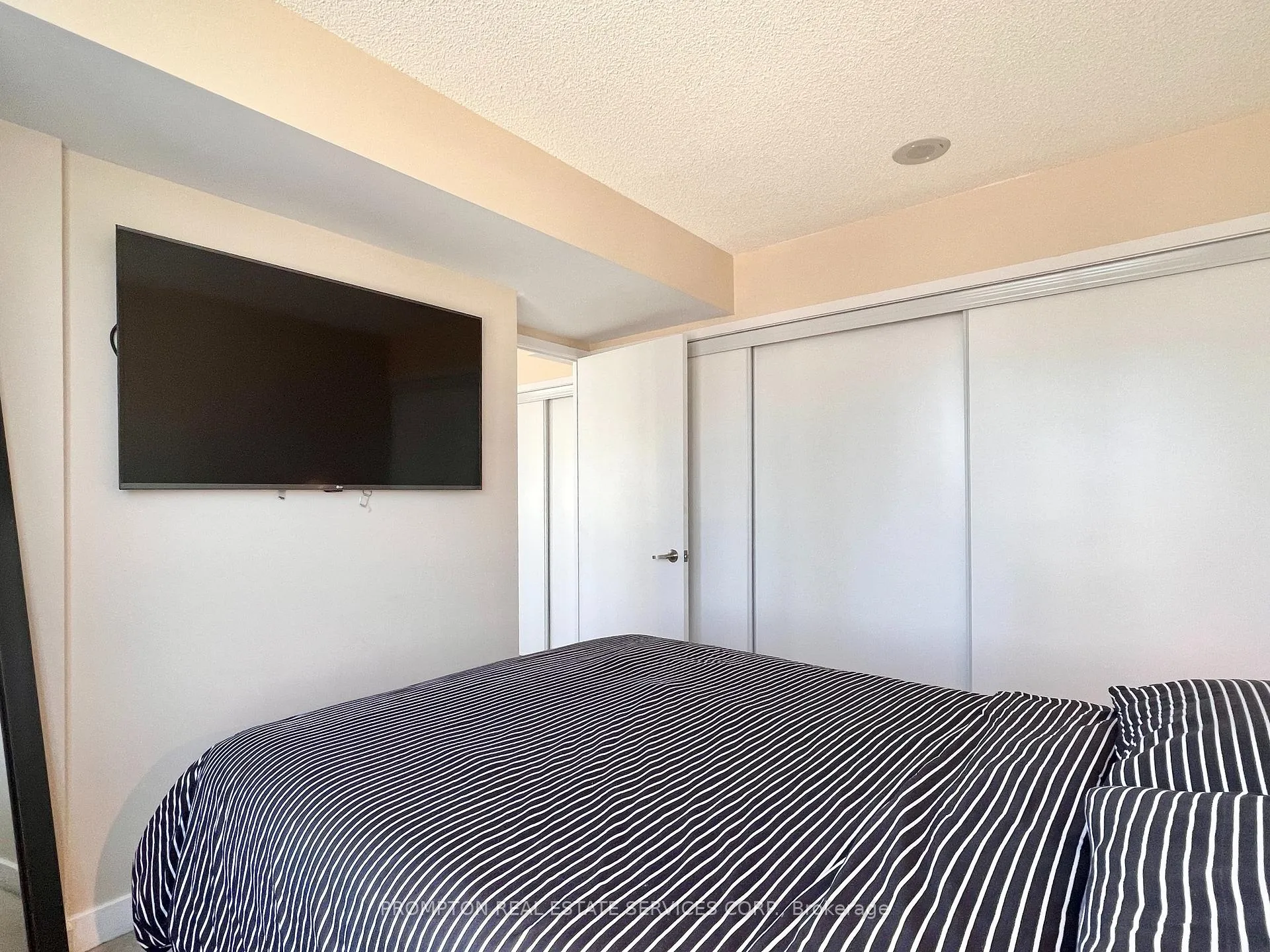 Photo 14 of Unit 2115, 25 Telegram Mews, Toronto, Waterfront Communities — HOMEH