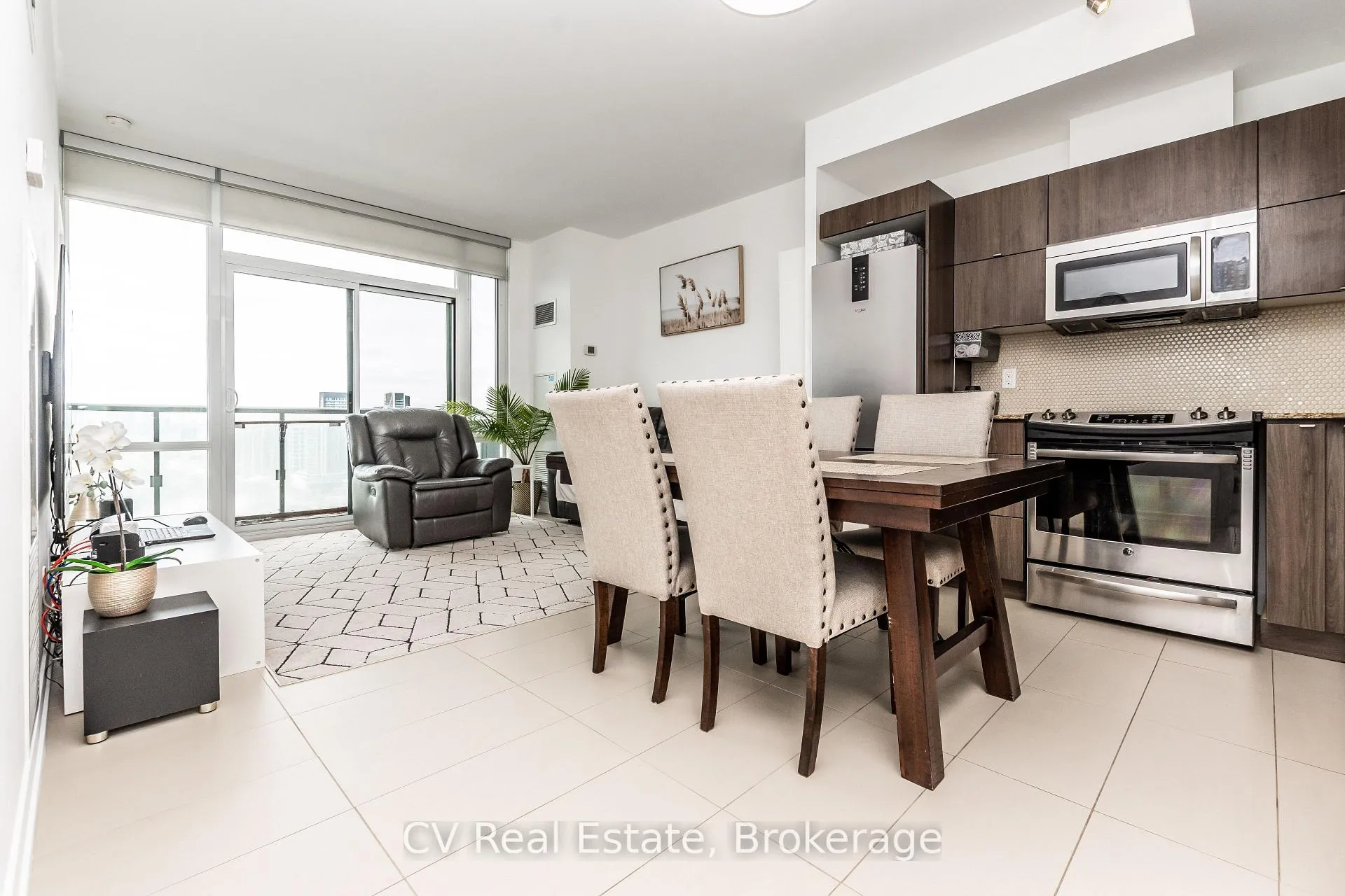 Photo 11 of 170 Fort York Boulevard, Toronto, Waterfront Communities — HOMEH