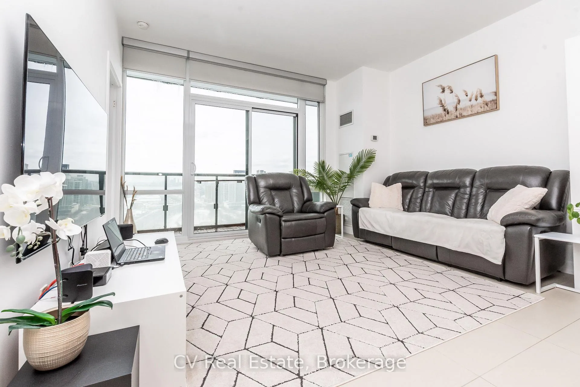 Photo 12 of 170 Fort York Boulevard, Toronto, Waterfront Communities — HOMEH