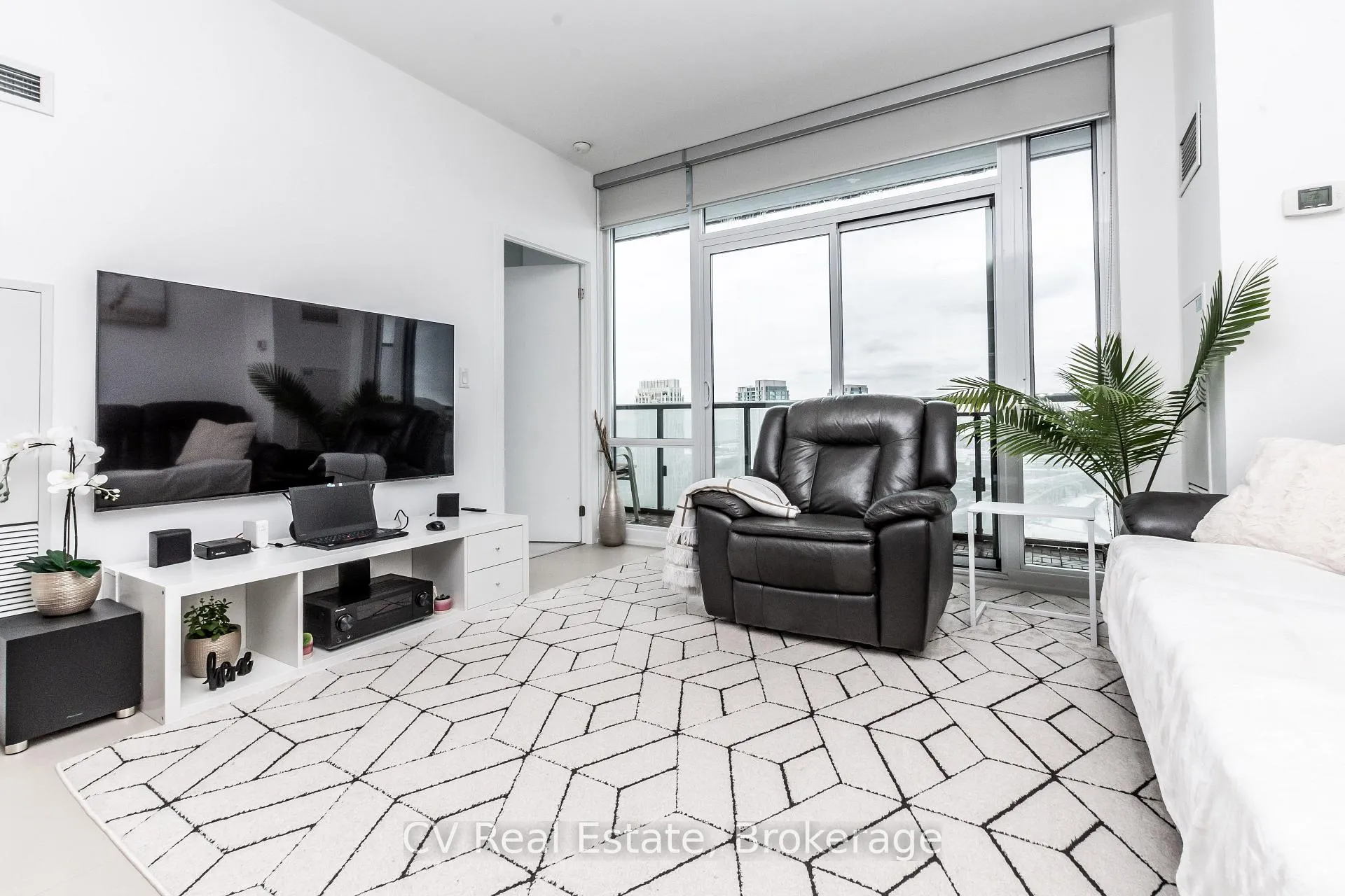 Photo 22 of 170 Fort York Boulevard, Toronto, Waterfront Communities — HOMEH