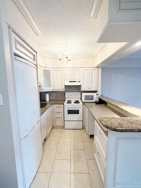 Photo 10 of Unit #823, 33 Harbour Square, Toronto, Waterfront Communities — HOMEH