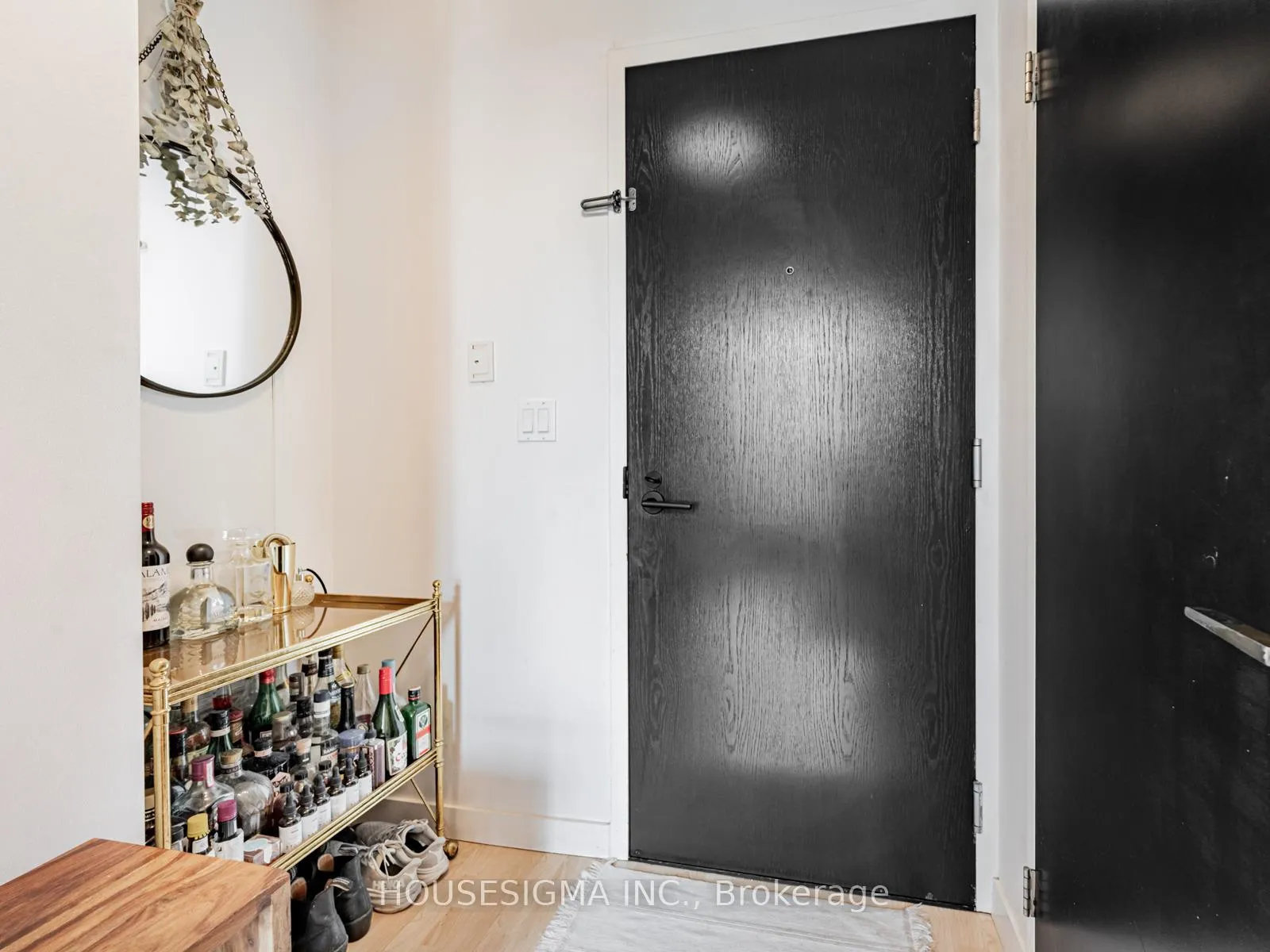 Photo 3 of Unit 514, 1 Shaw Street, Toronto, Niagara — HOMEH
